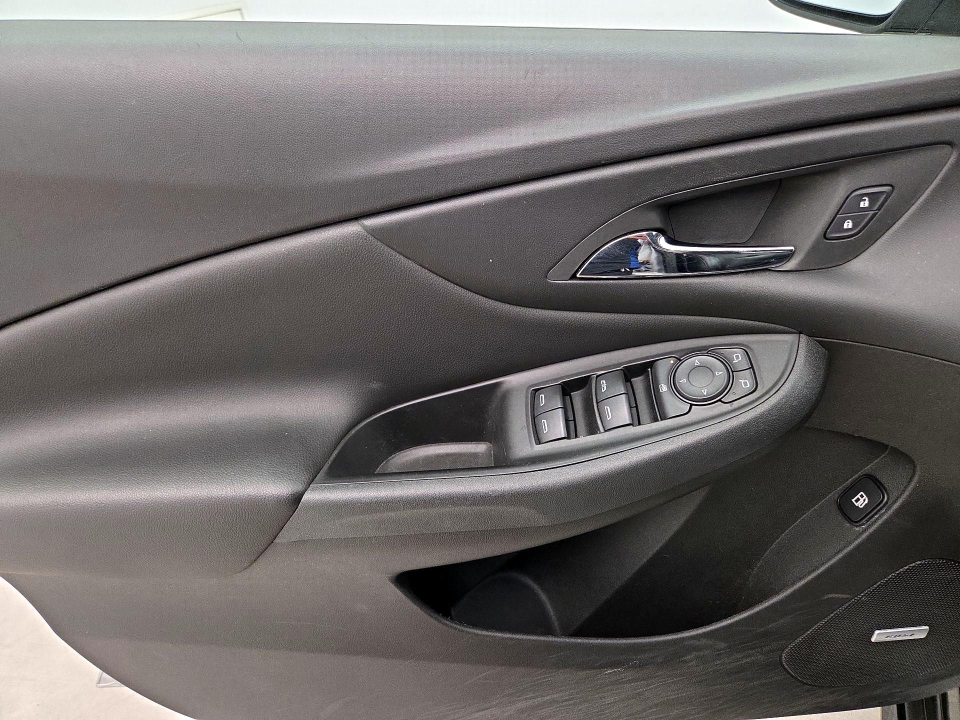 Thumbnail: 2018 Chevrolet Volt - 12
