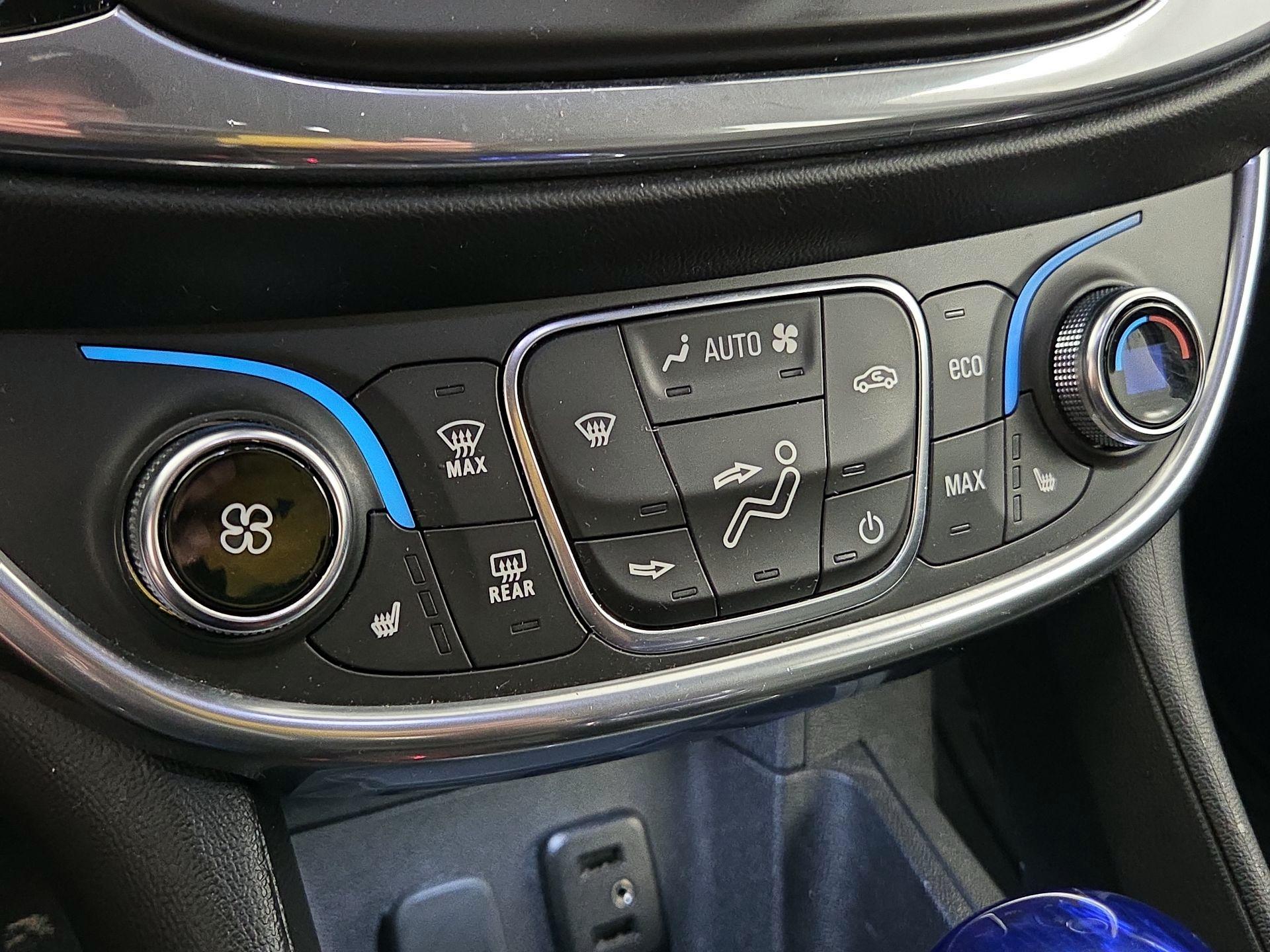 Thumbnail: 2018 Chevrolet Volt - 17