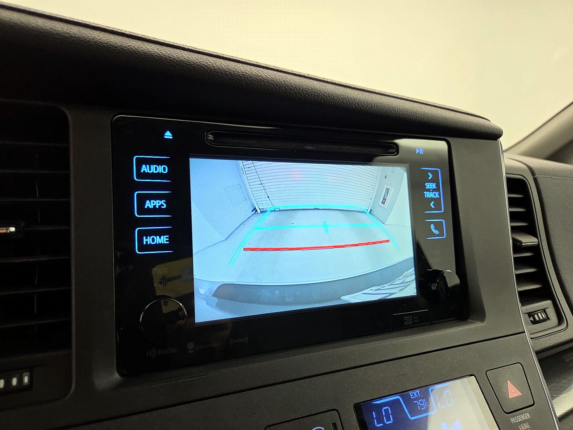 Thumbnail: 2017 Toyota Sienna - 14
