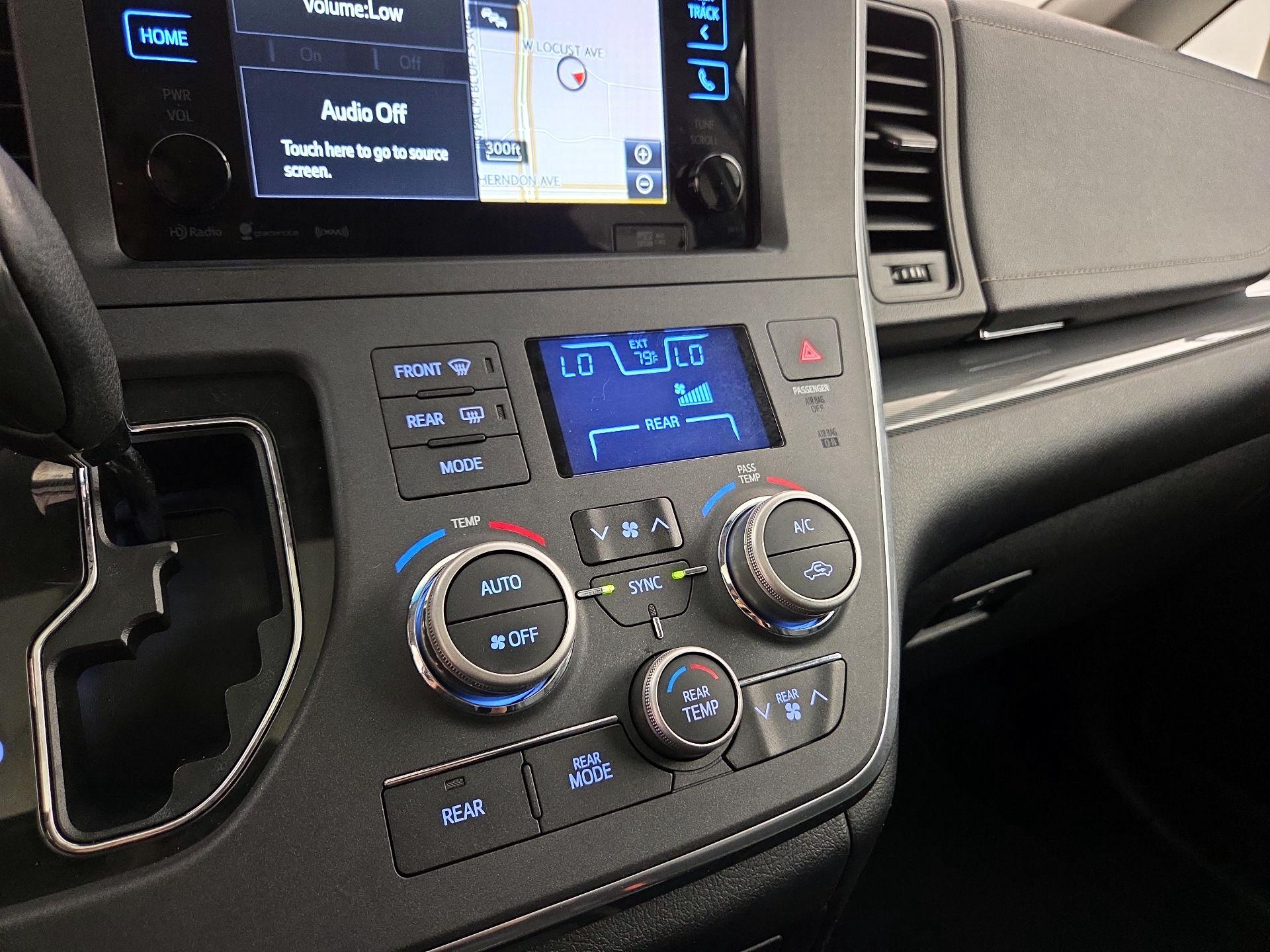 Thumbnail: 2017 Toyota Sienna - 16