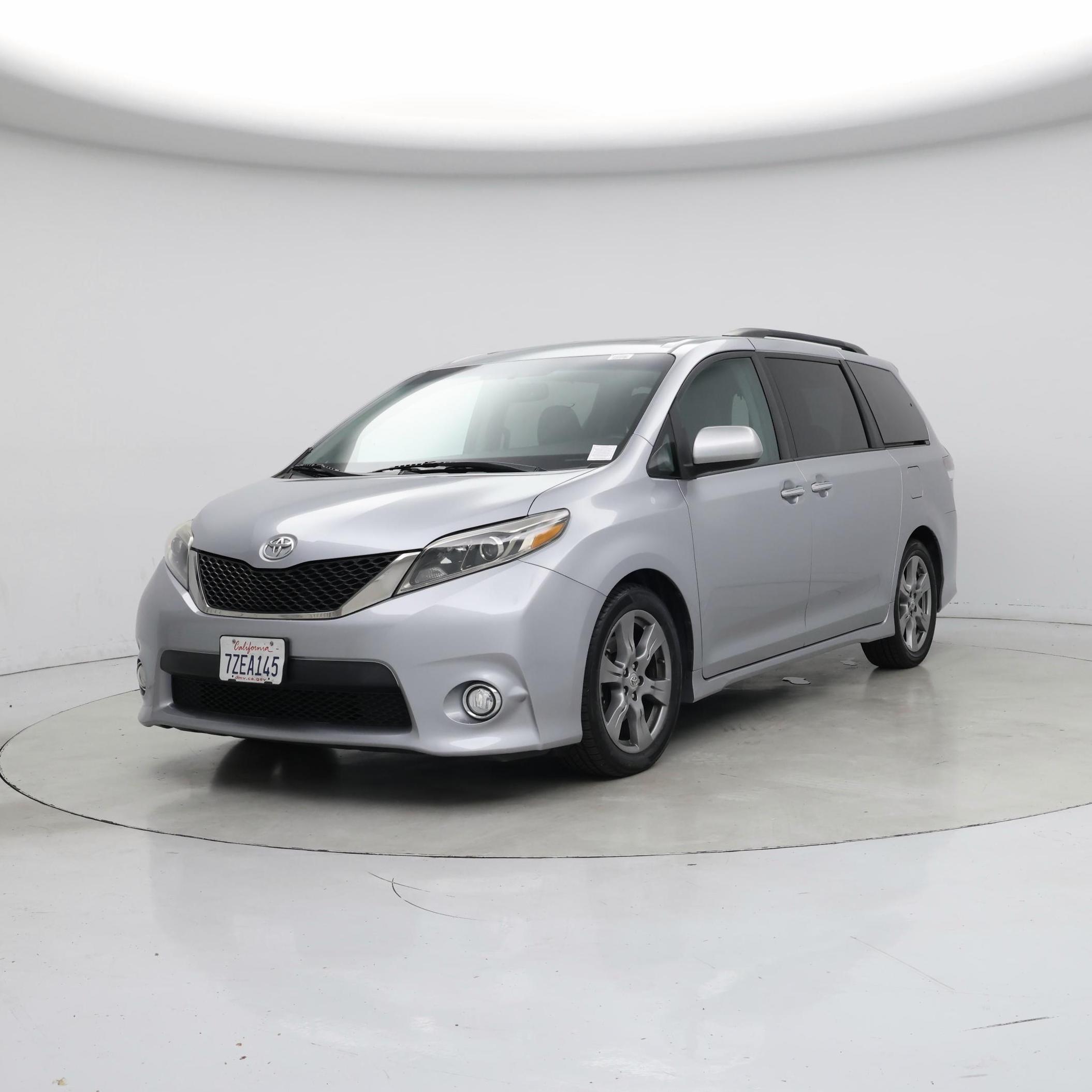 Thumbnail: 2017 Toyota Sienna - 4