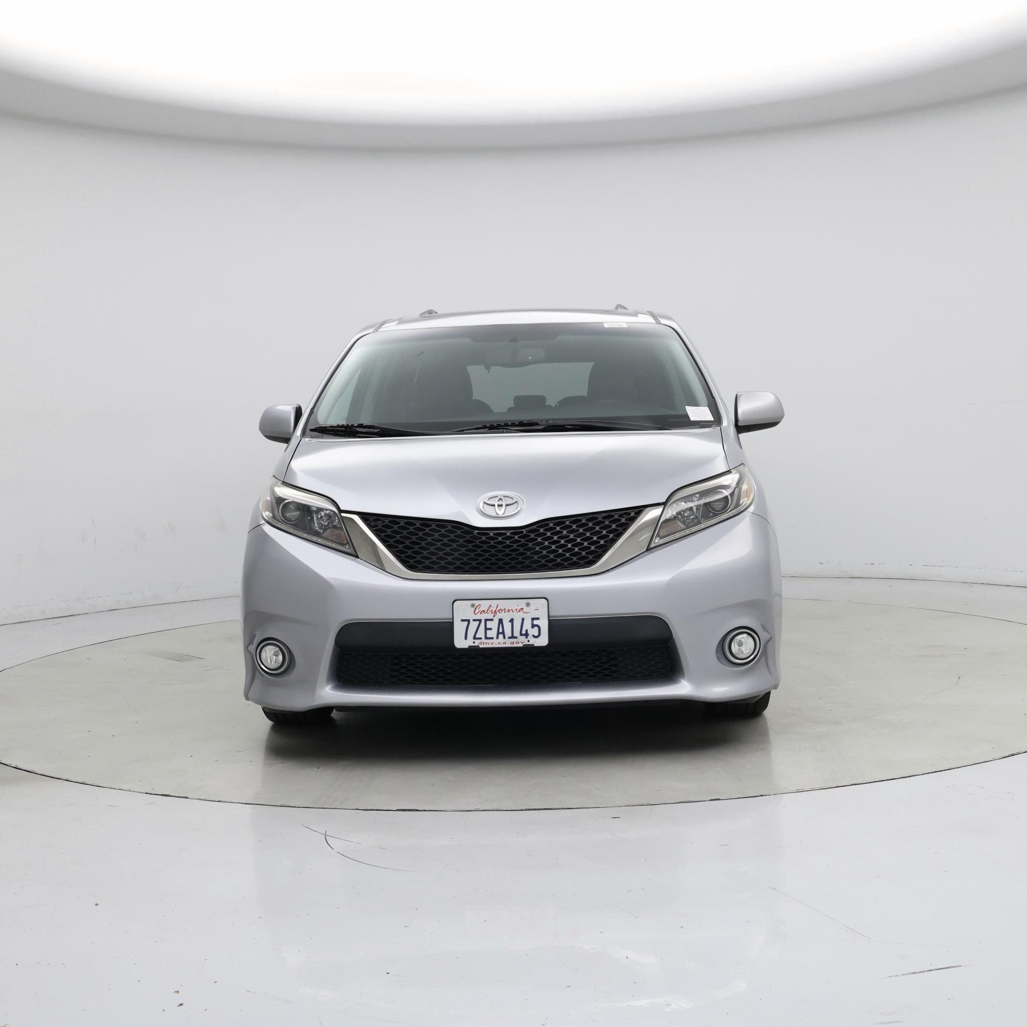 Thumbnail: 2017 Toyota Sienna - 5