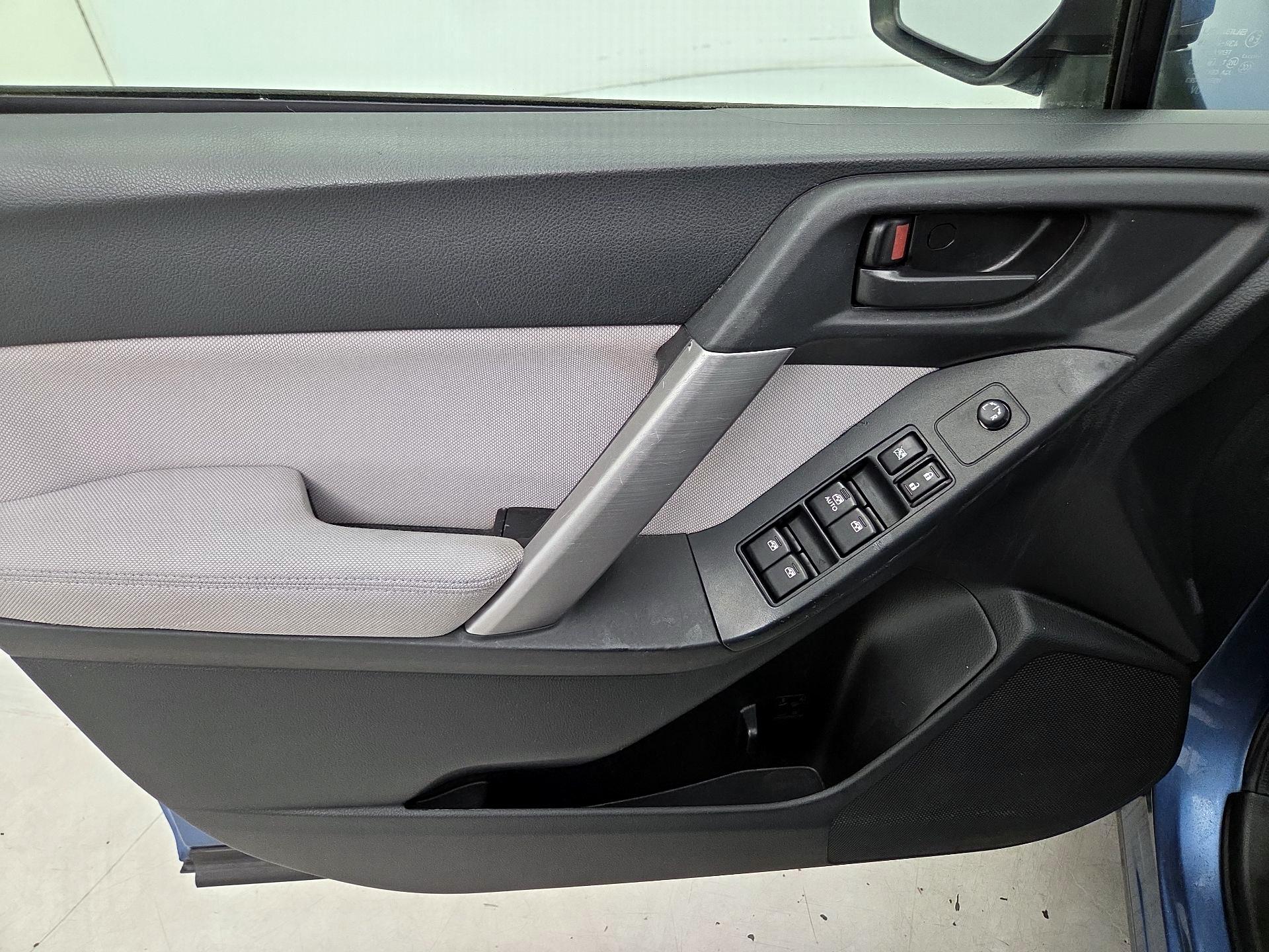 Thumbnail: 2015 Subaru Forester - 12