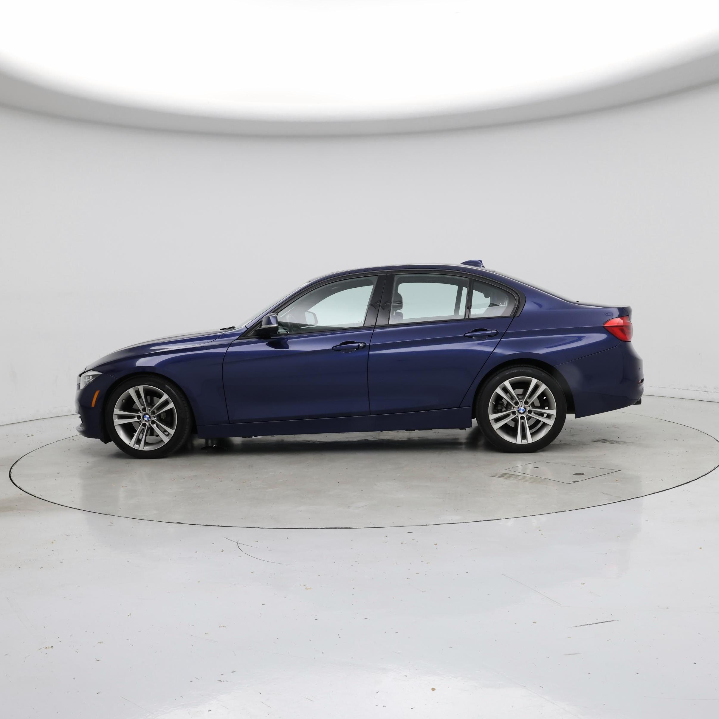 Thumbnail: 2016 BMW 3 Series - 3