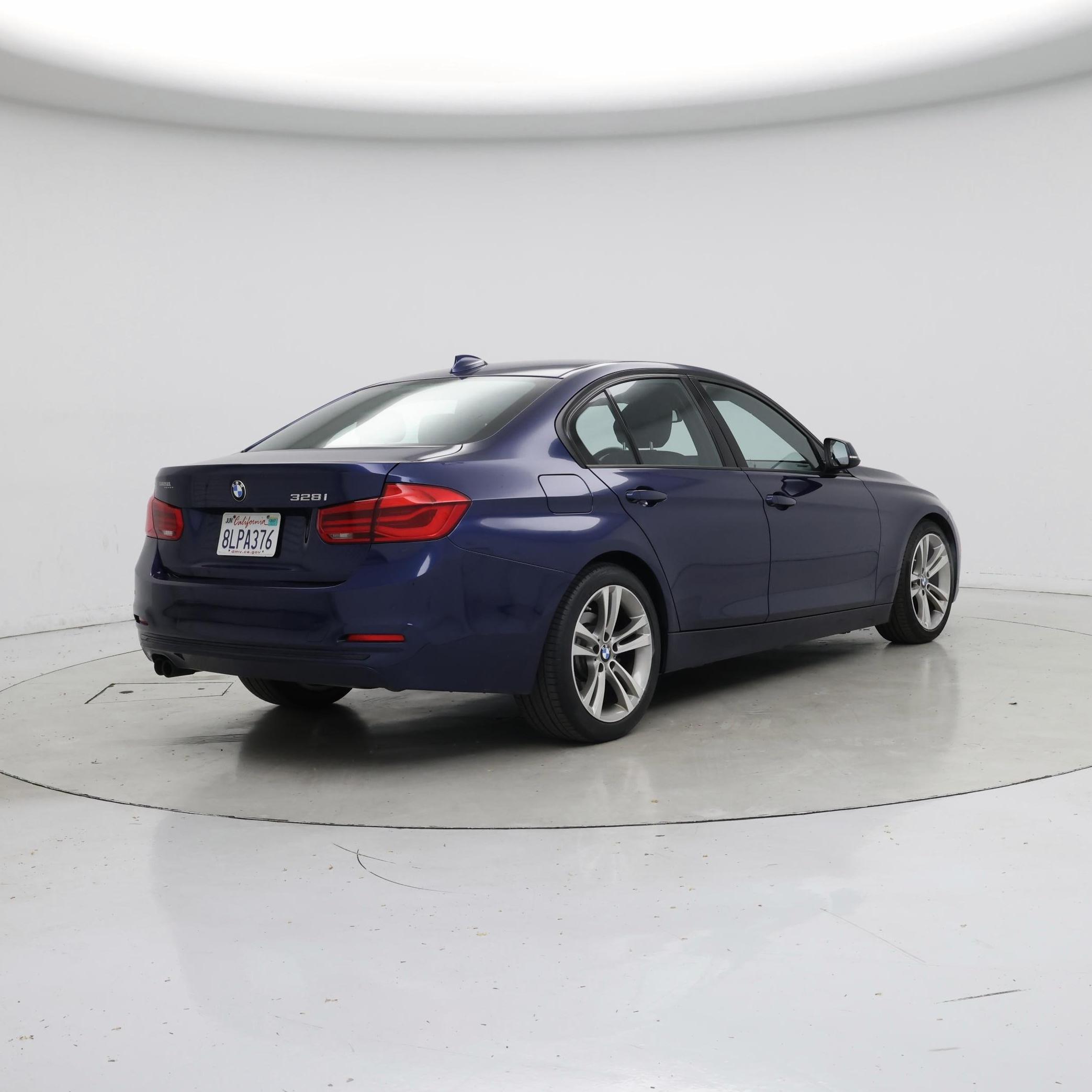 Thumbnail: 2016 BMW 3 Series - 8