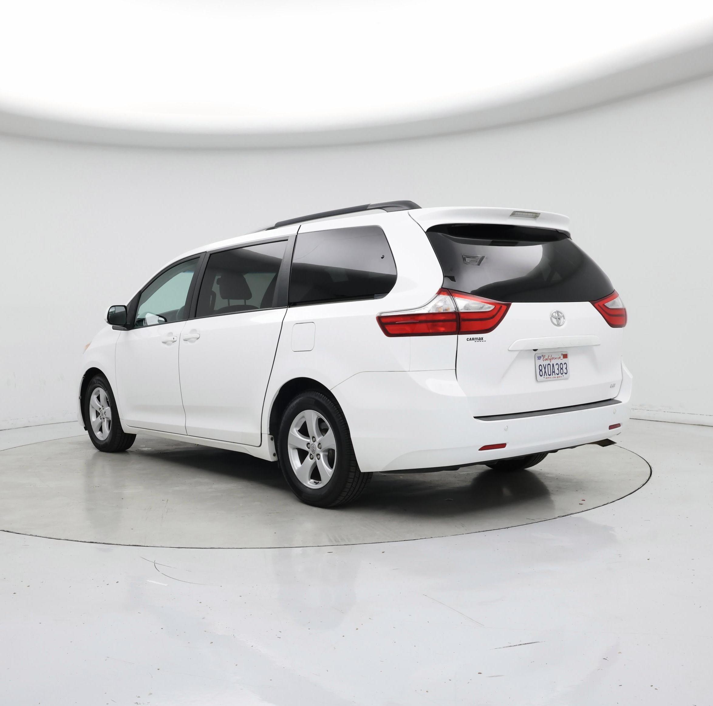 Thumbnail: 2016 Toyota Sienna - 2