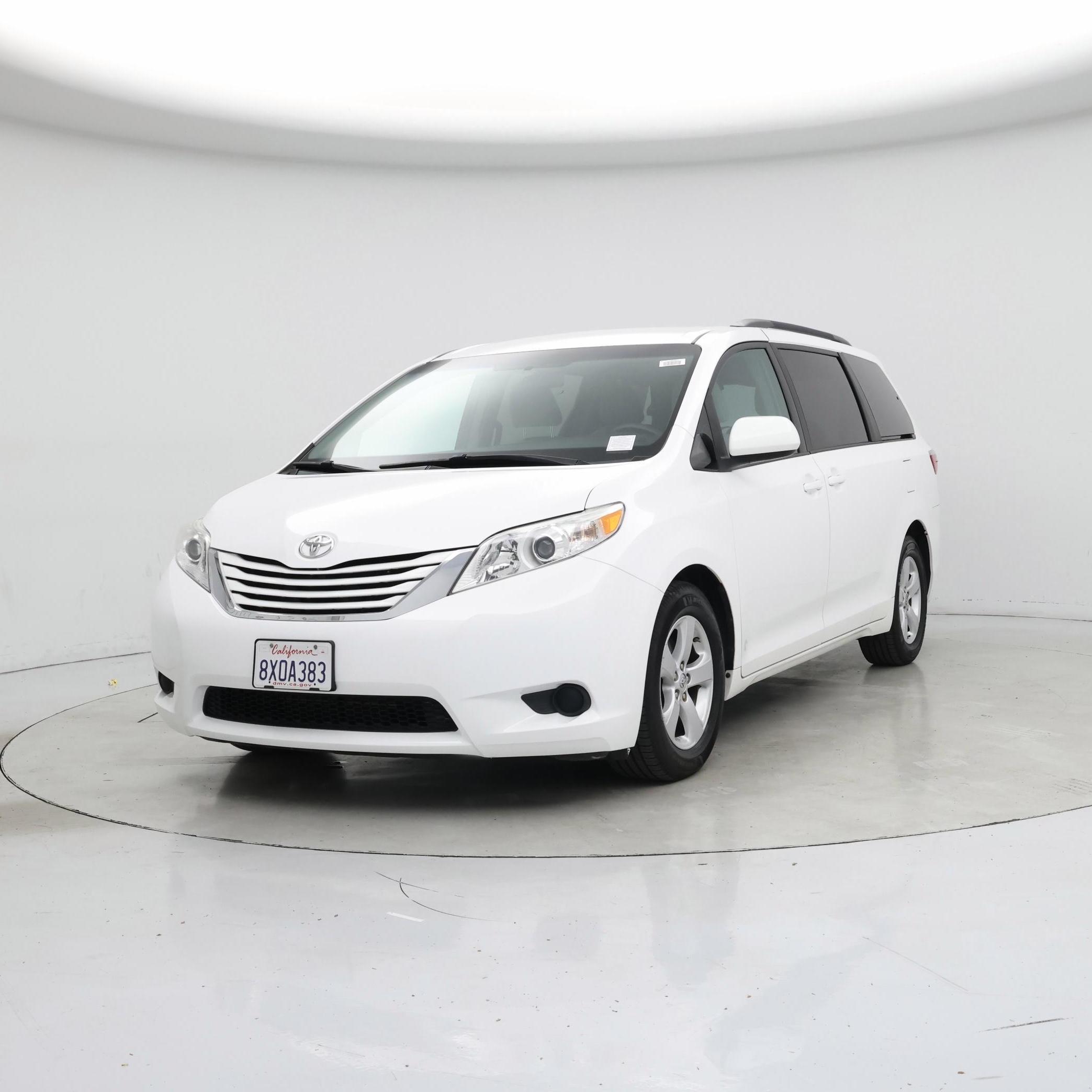 Thumbnail: 2016 Toyota Sienna - 4