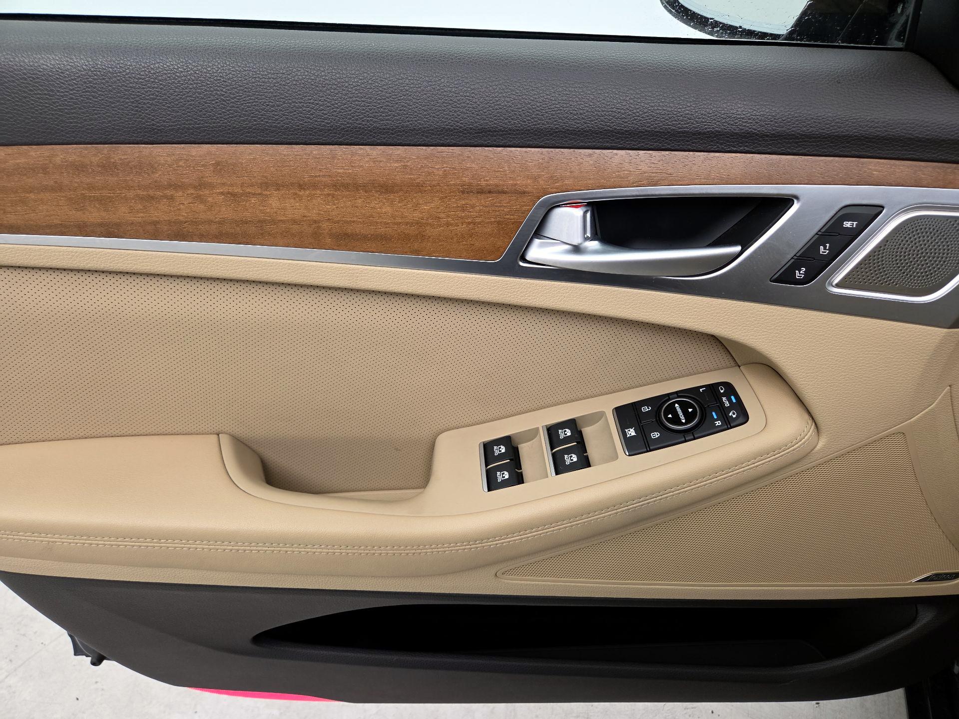 Thumbnail: 2018 Genesis G80 - 12