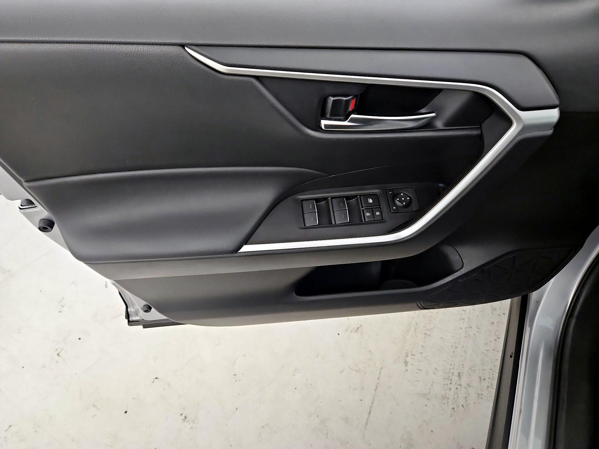 Thumbnail: 2024 Toyota RAV4 - 12