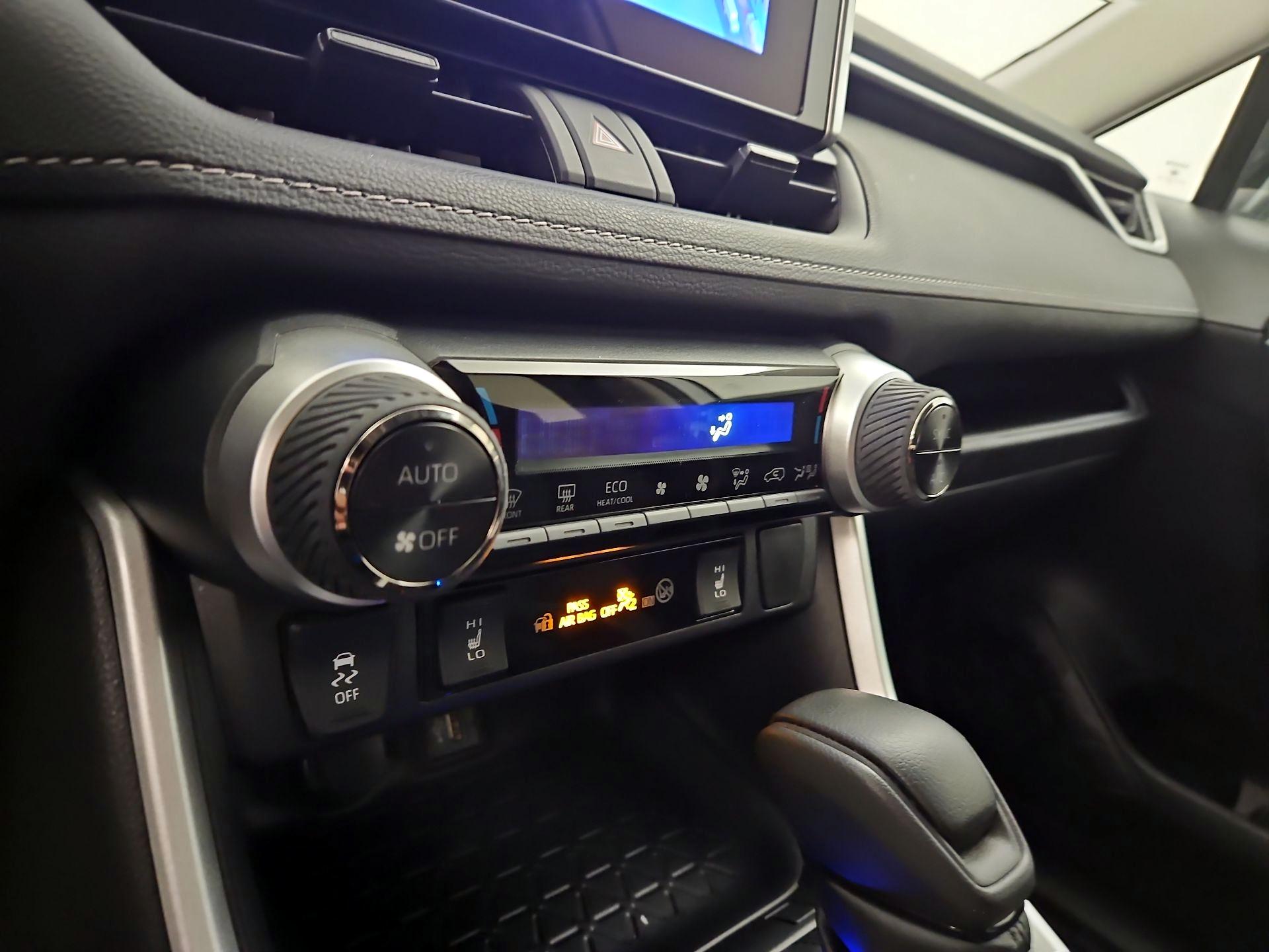 Thumbnail: 2024 Toyota RAV4 - 16