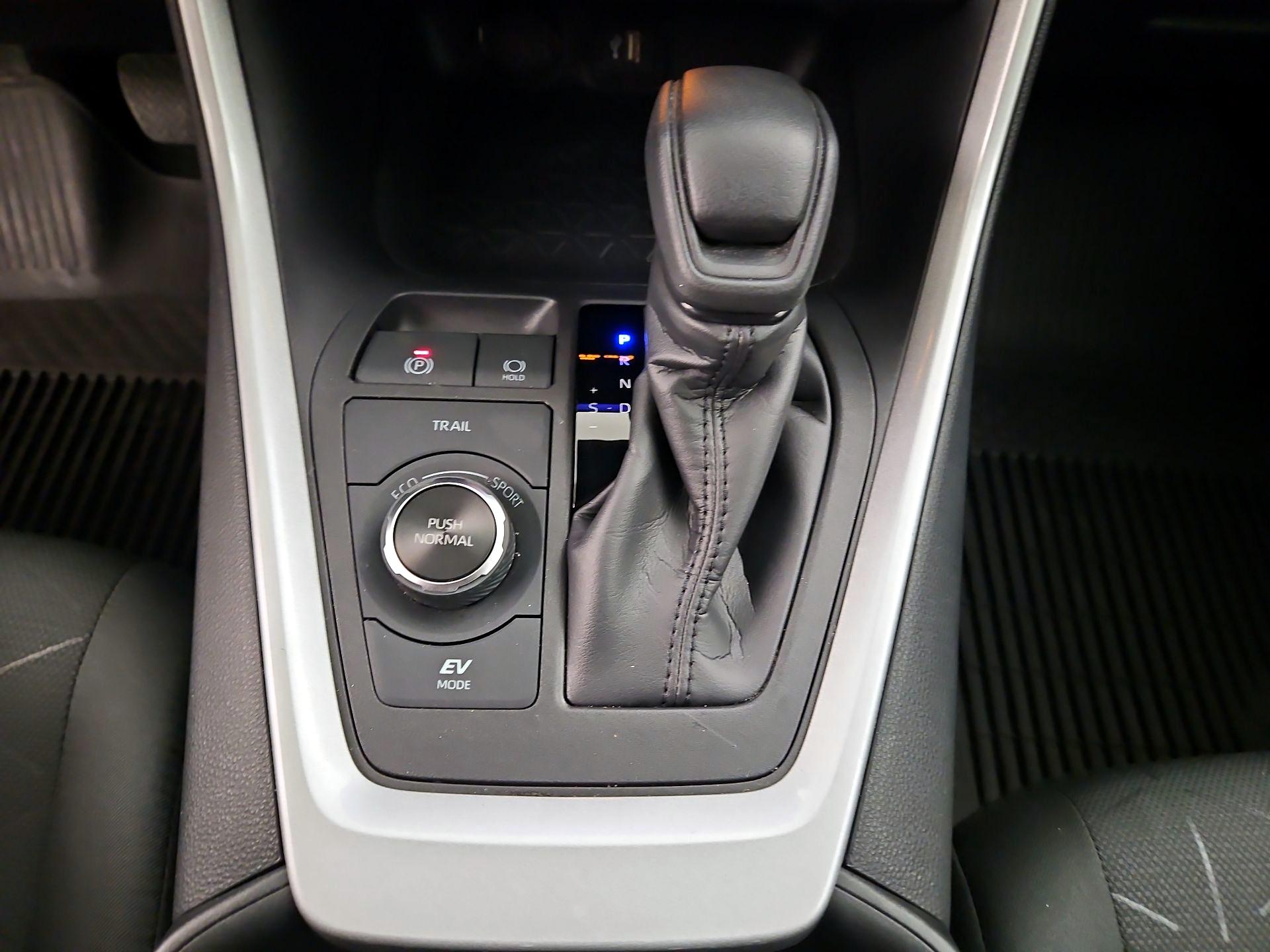 Thumbnail: 2024 Toyota RAV4 - 17