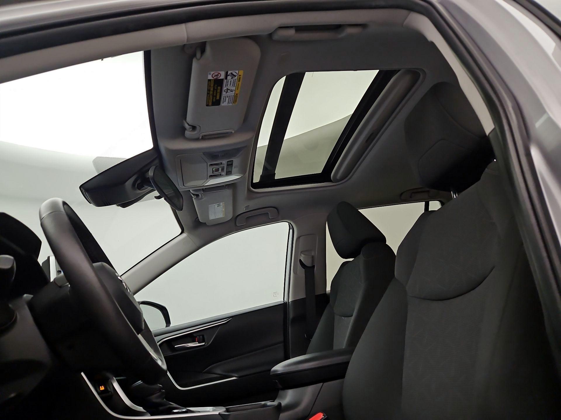 Thumbnail: 2024 Toyota RAV4 - 19