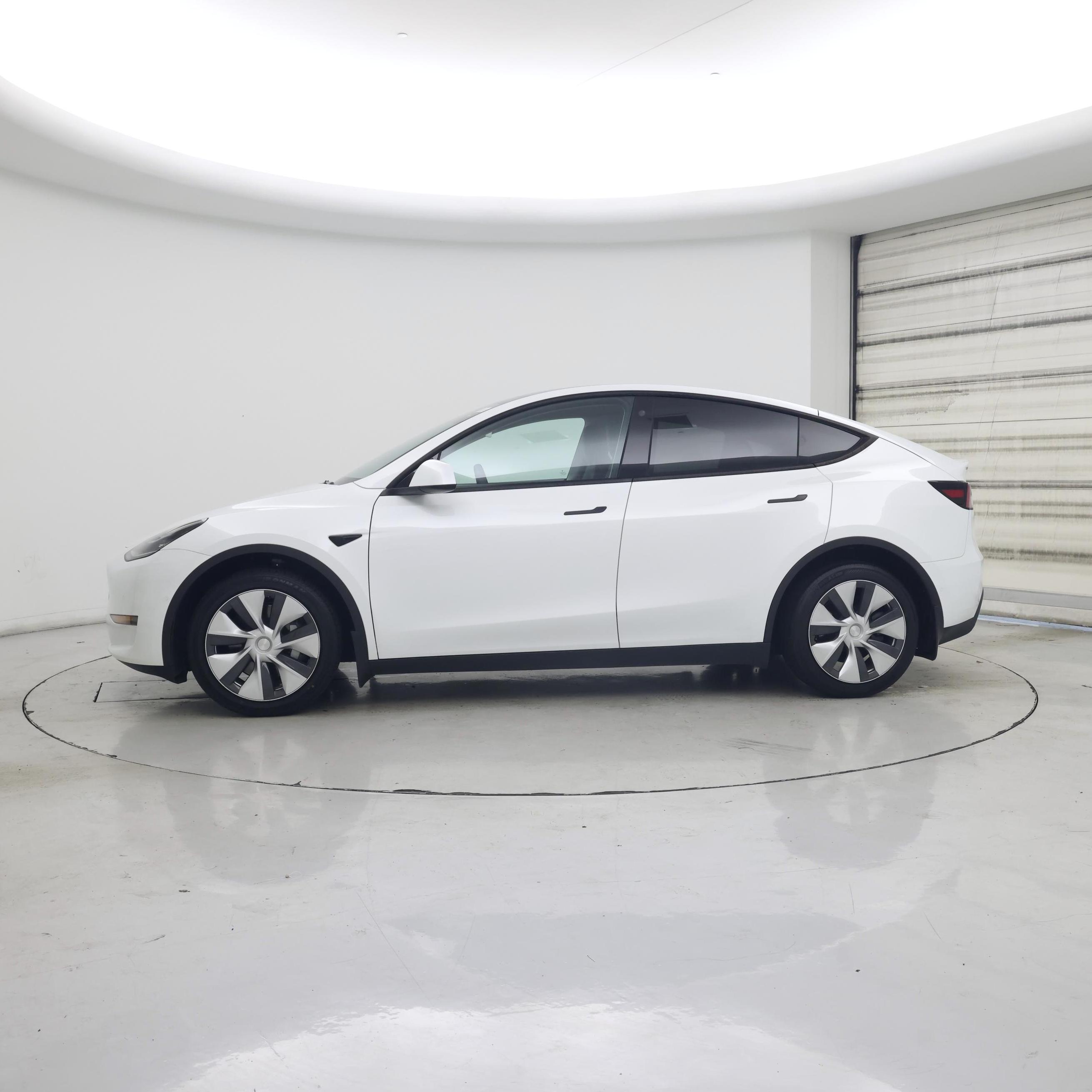 Thumbnail: 2022 Tesla Model Y - 3