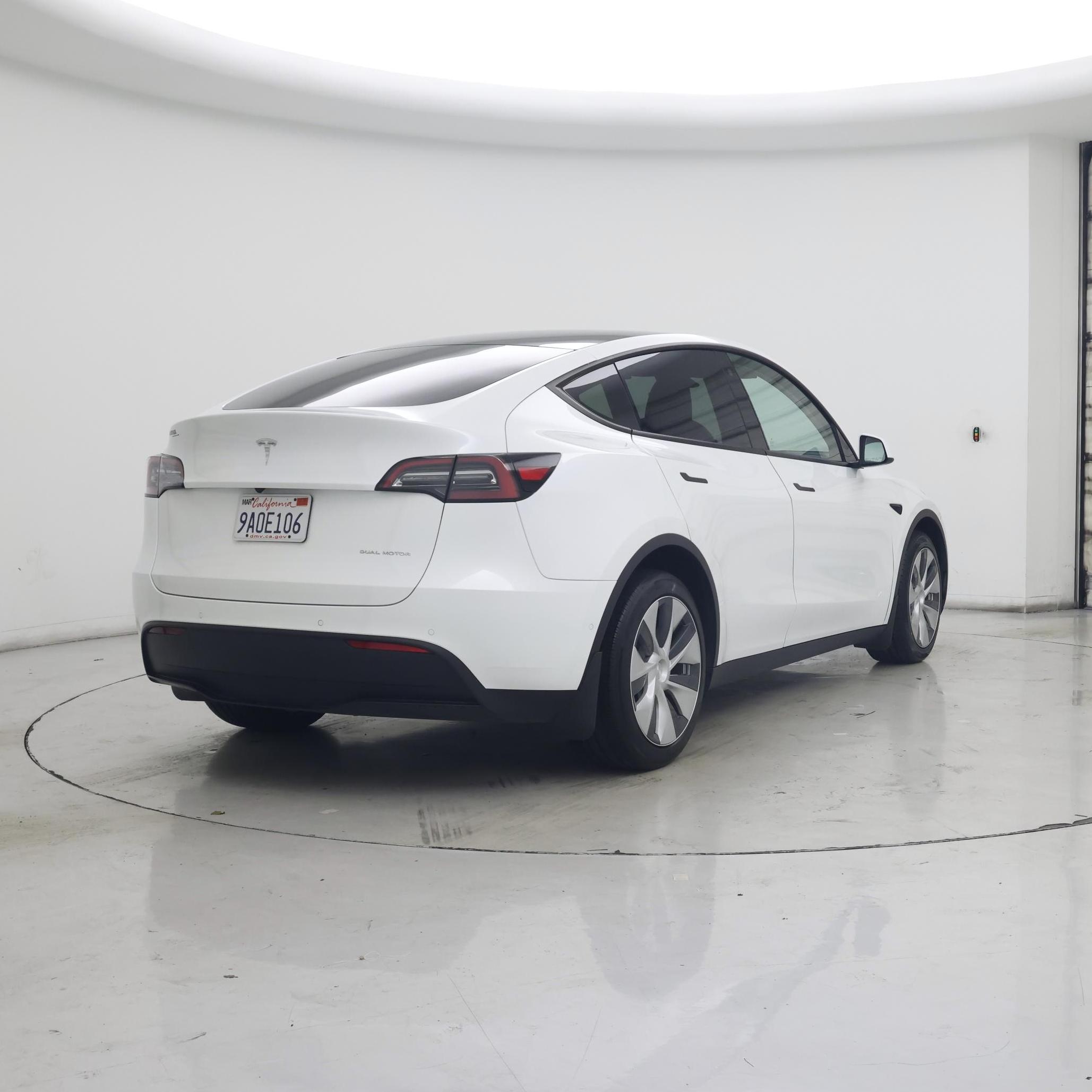 Thumbnail: 2022 Tesla Model Y - 8