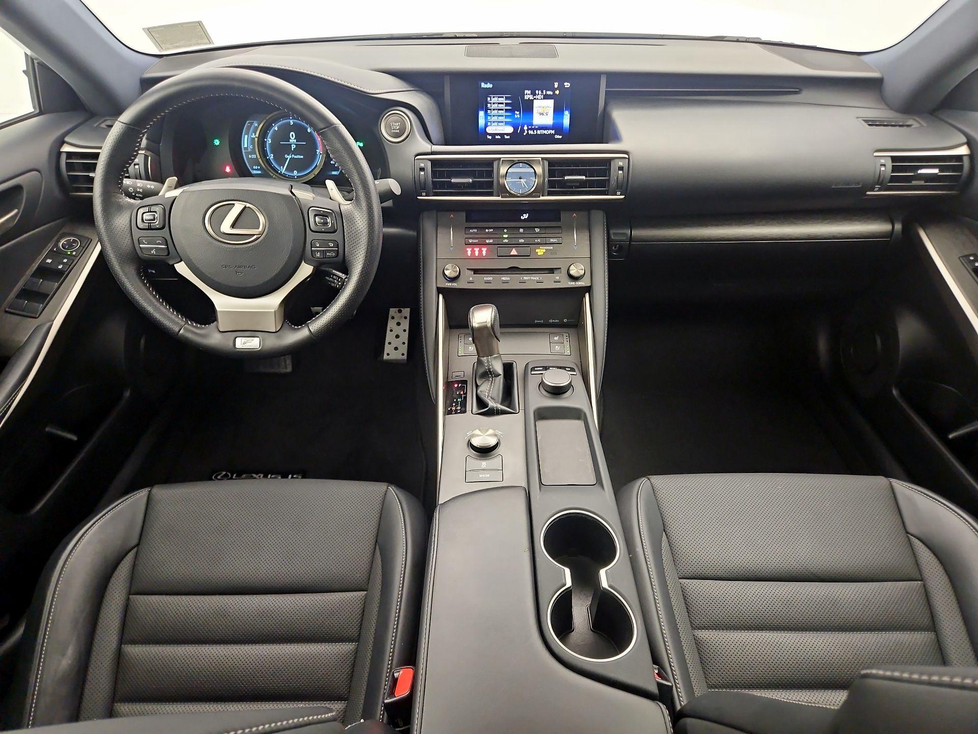 Thumbnail: 2019 Lexus IS - 9