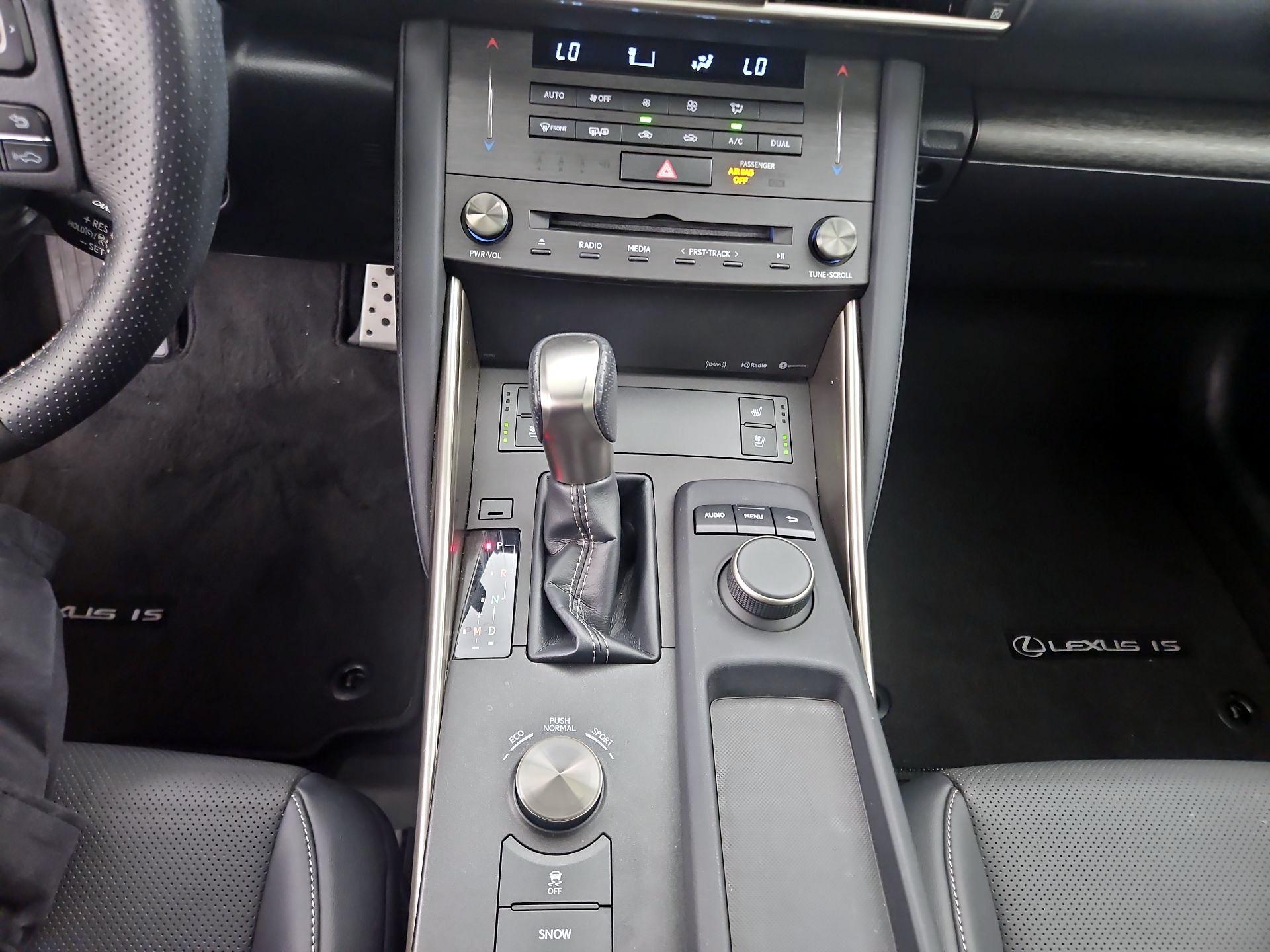 Thumbnail: 2019 Lexus IS - 17