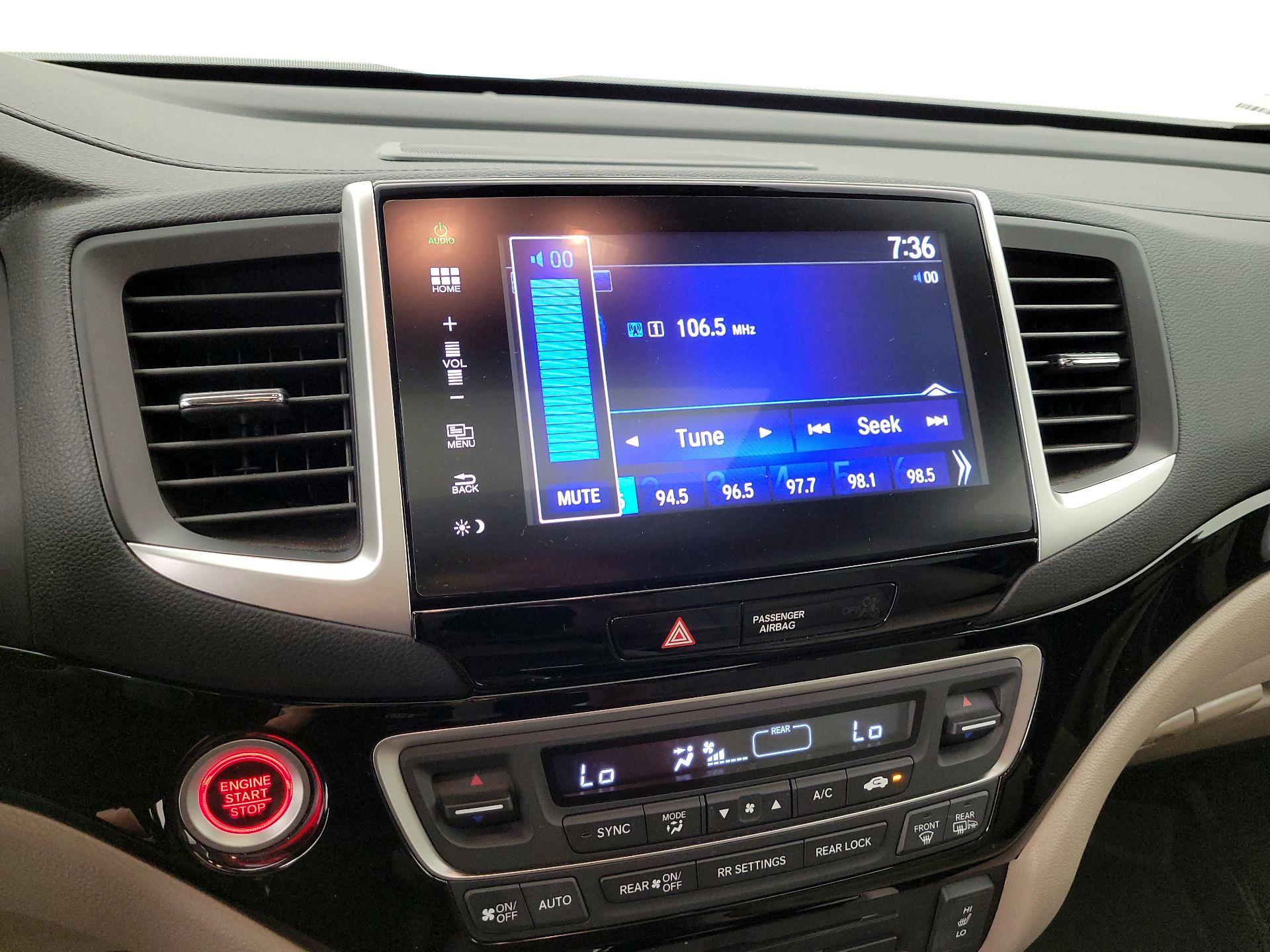Thumbnail: 2016 Honda Pilot - 16