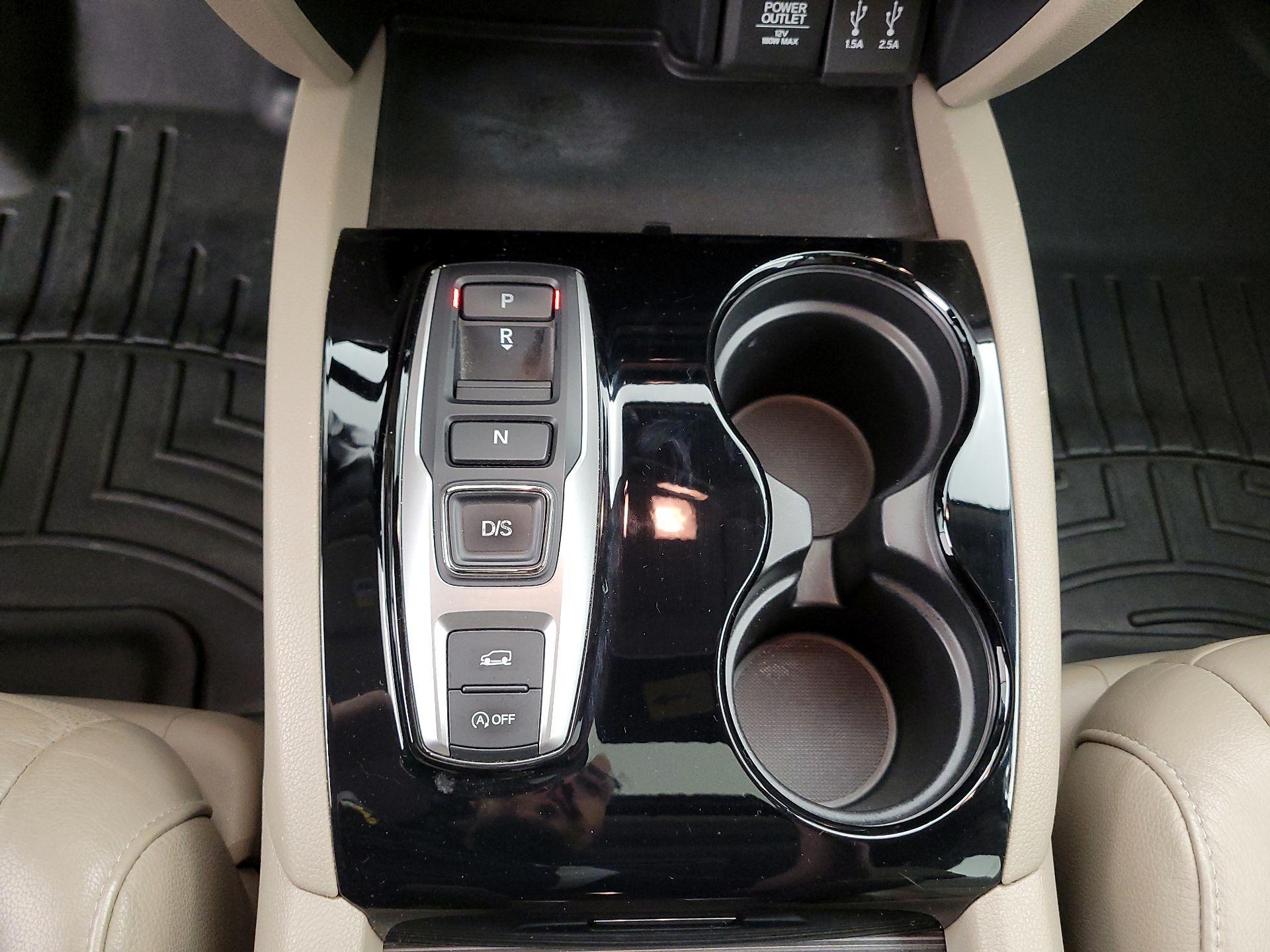 Thumbnail: 2016 Honda Pilot - 18