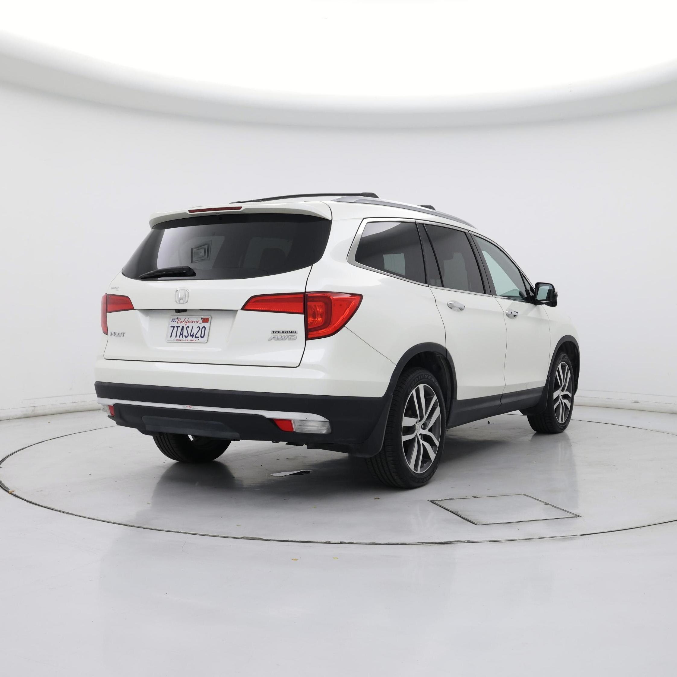 Thumbnail: 2016 Honda Pilot - 8
