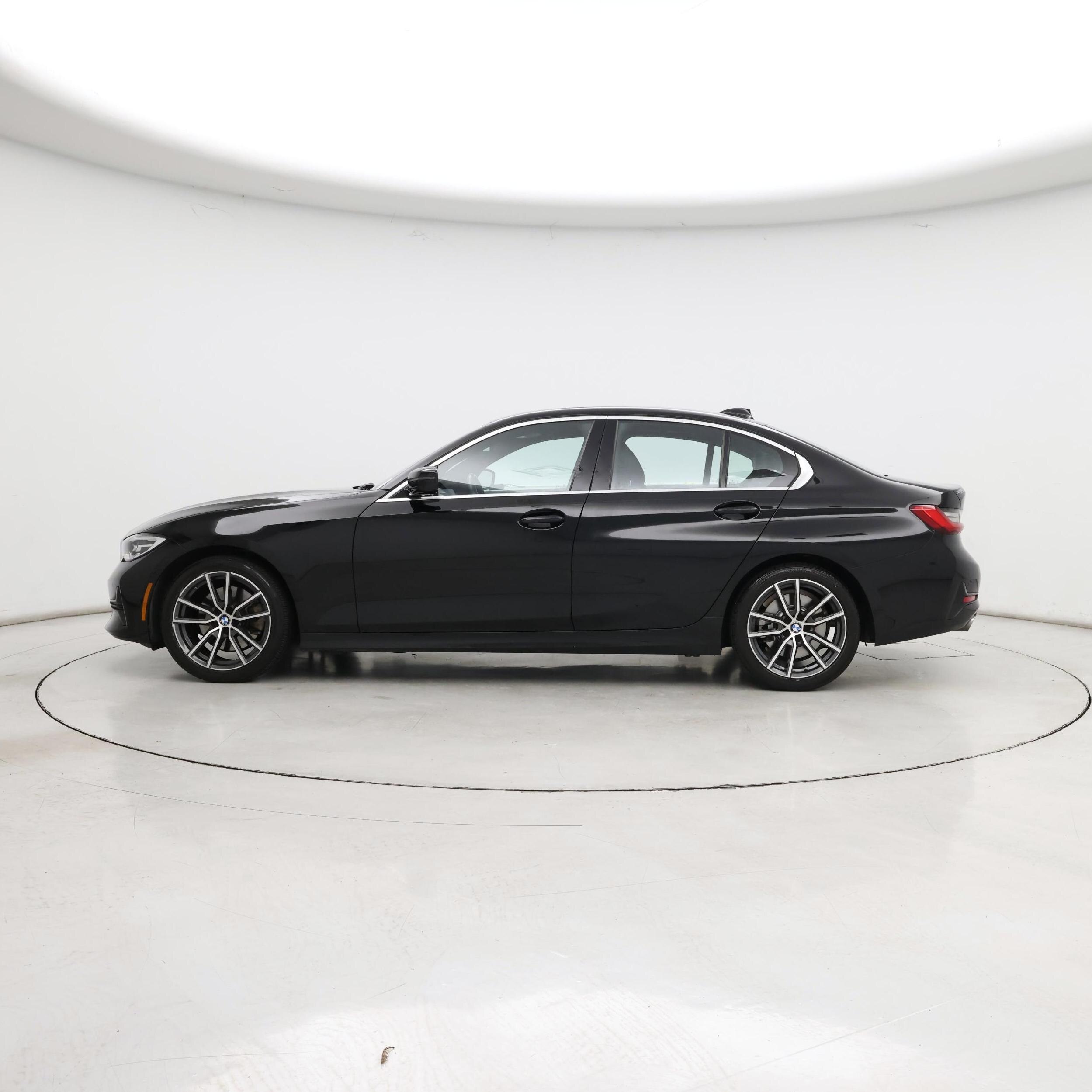 Thumbnail: 2021 BMW 3 Series - 3