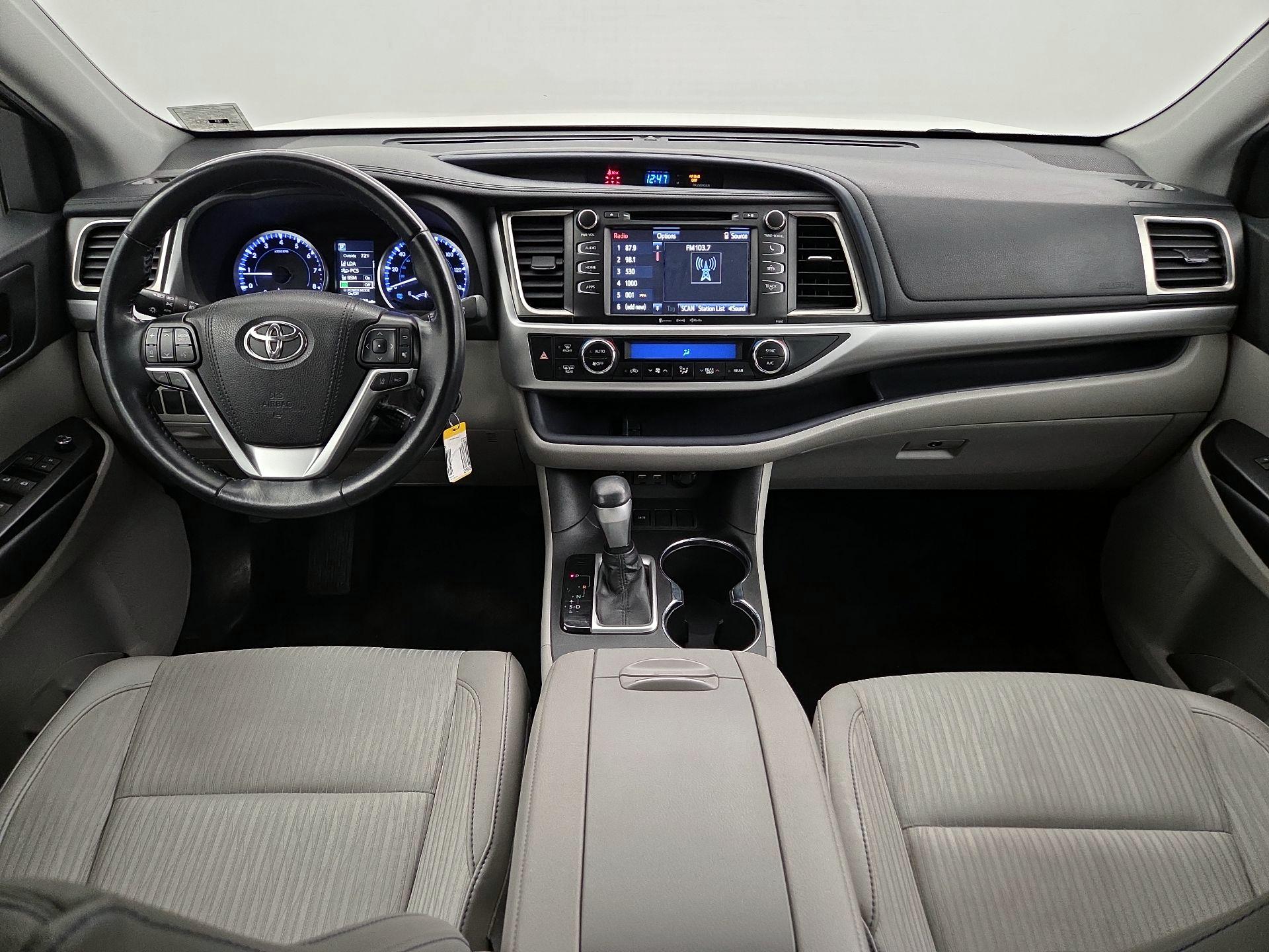 Thumbnail: 2019 Toyota Highlander - 9