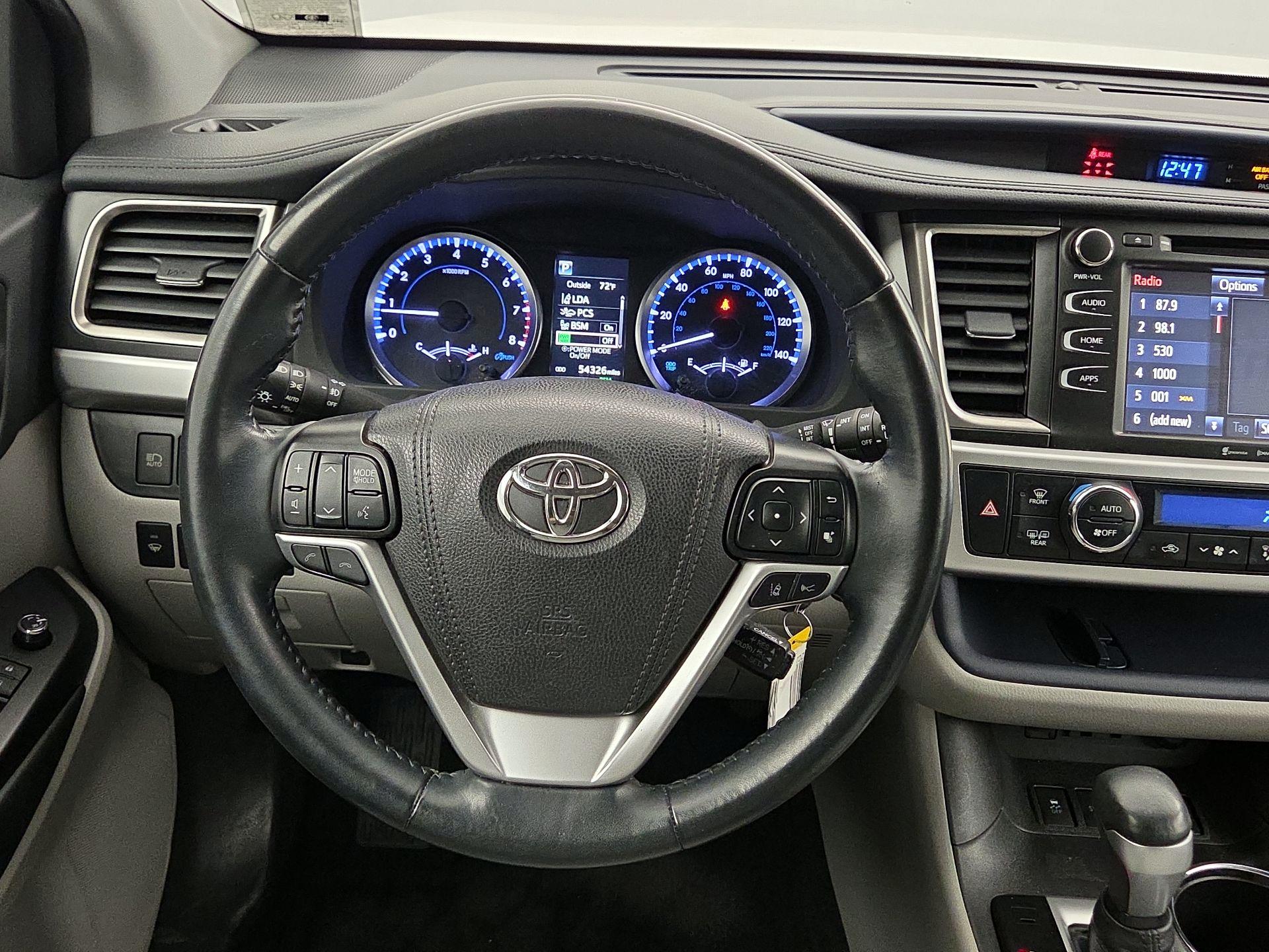 Thumbnail: 2019 Toyota Highlander - 10