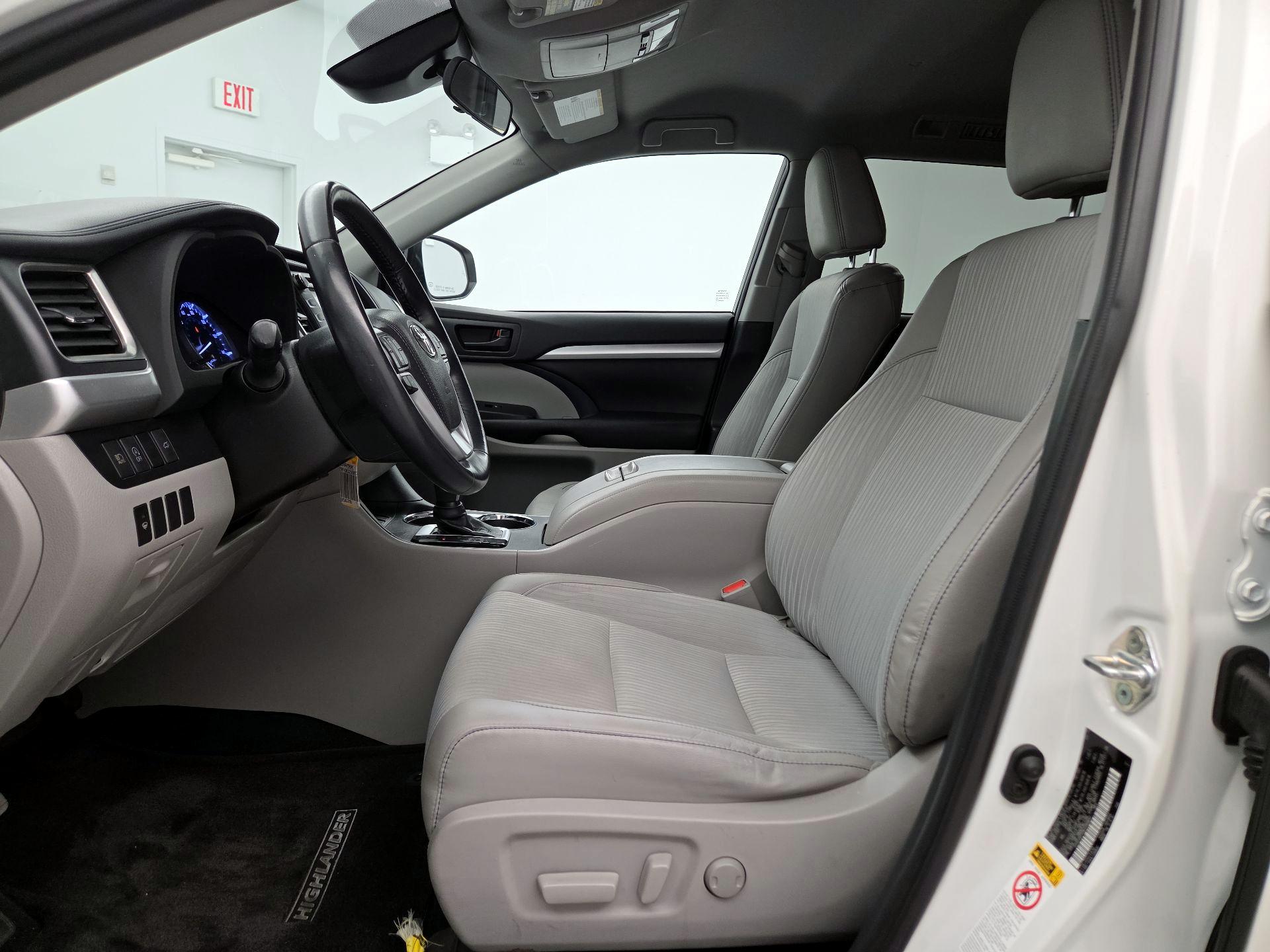 Thumbnail: 2019 Toyota Highlander - 11