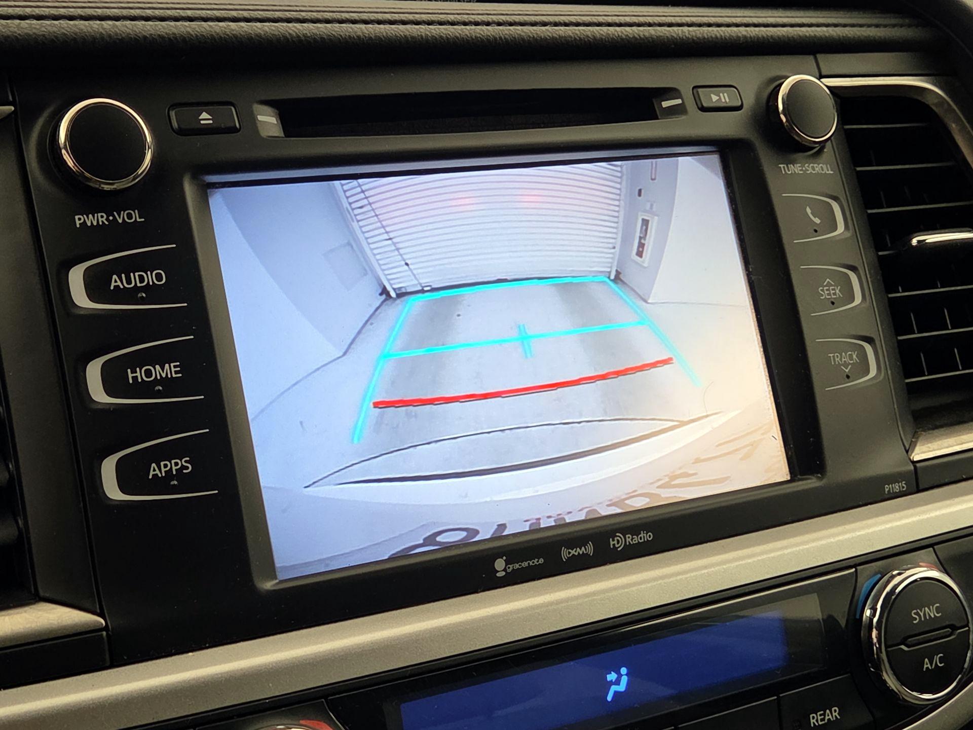 Thumbnail: 2019 Toyota Highlander - 14