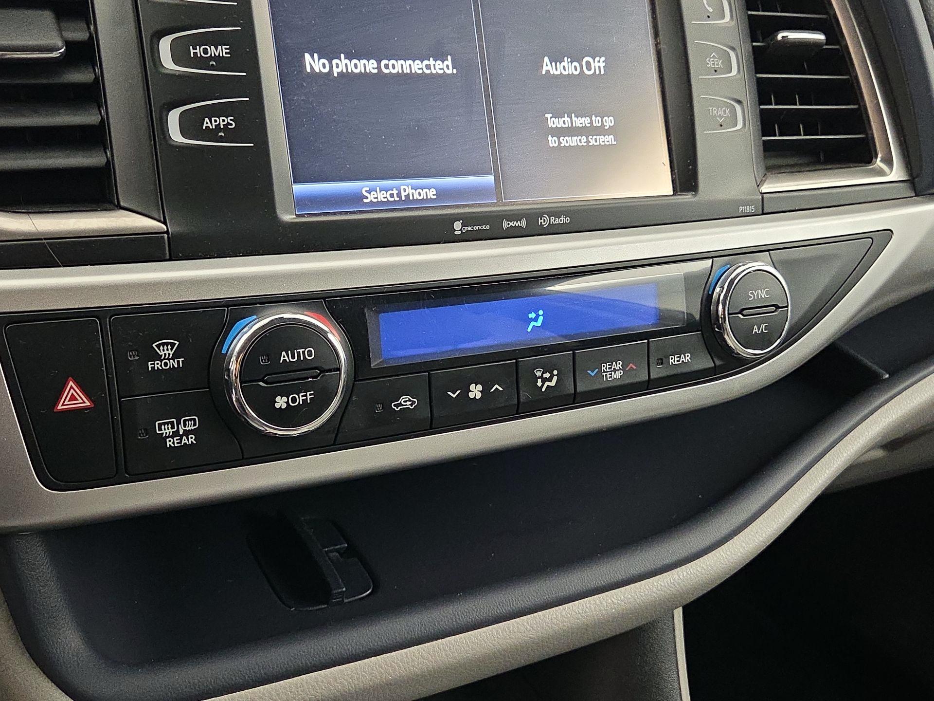 Thumbnail: 2019 Toyota Highlander - 16