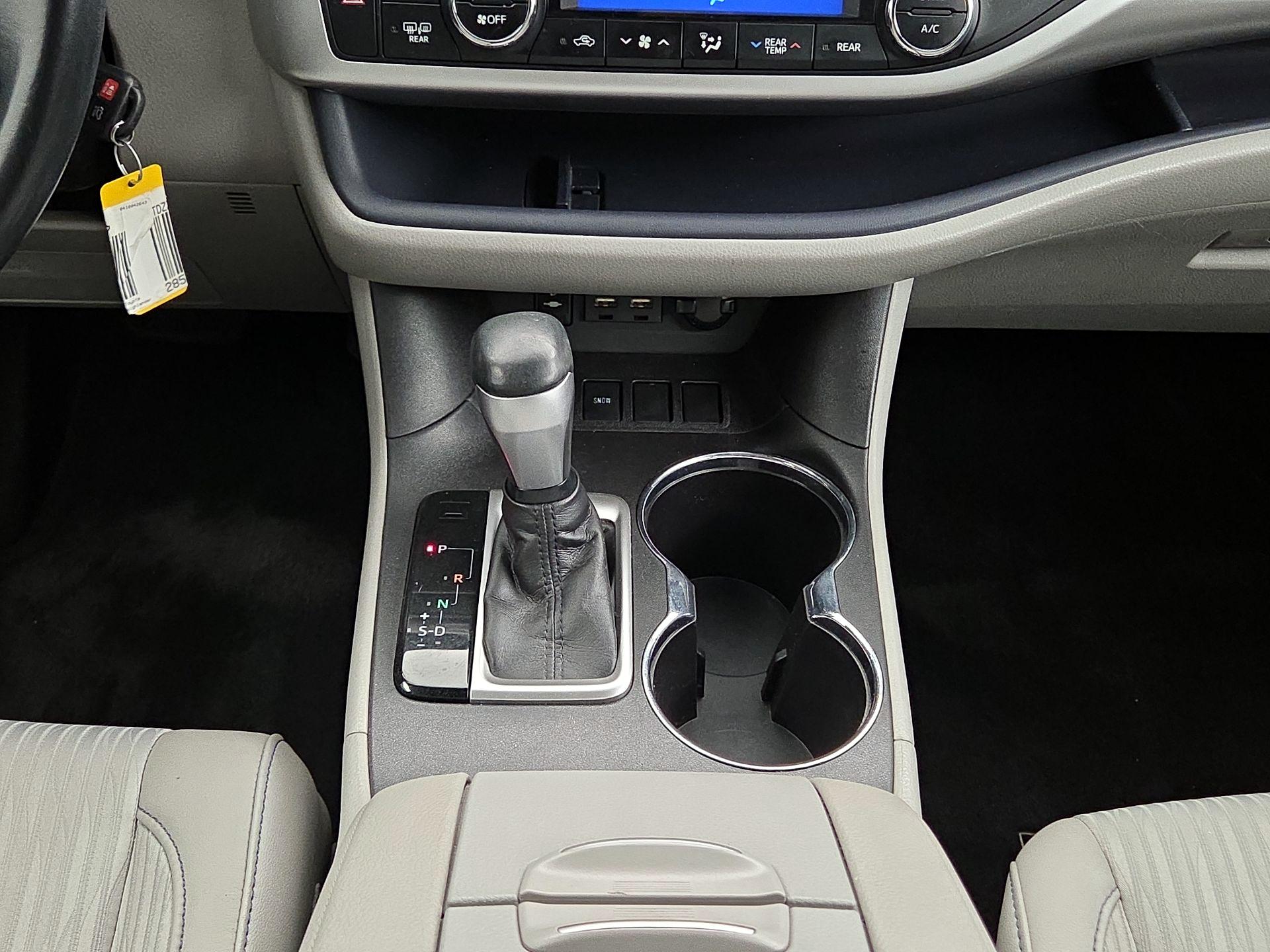 Thumbnail: 2019 Toyota Highlander - 17