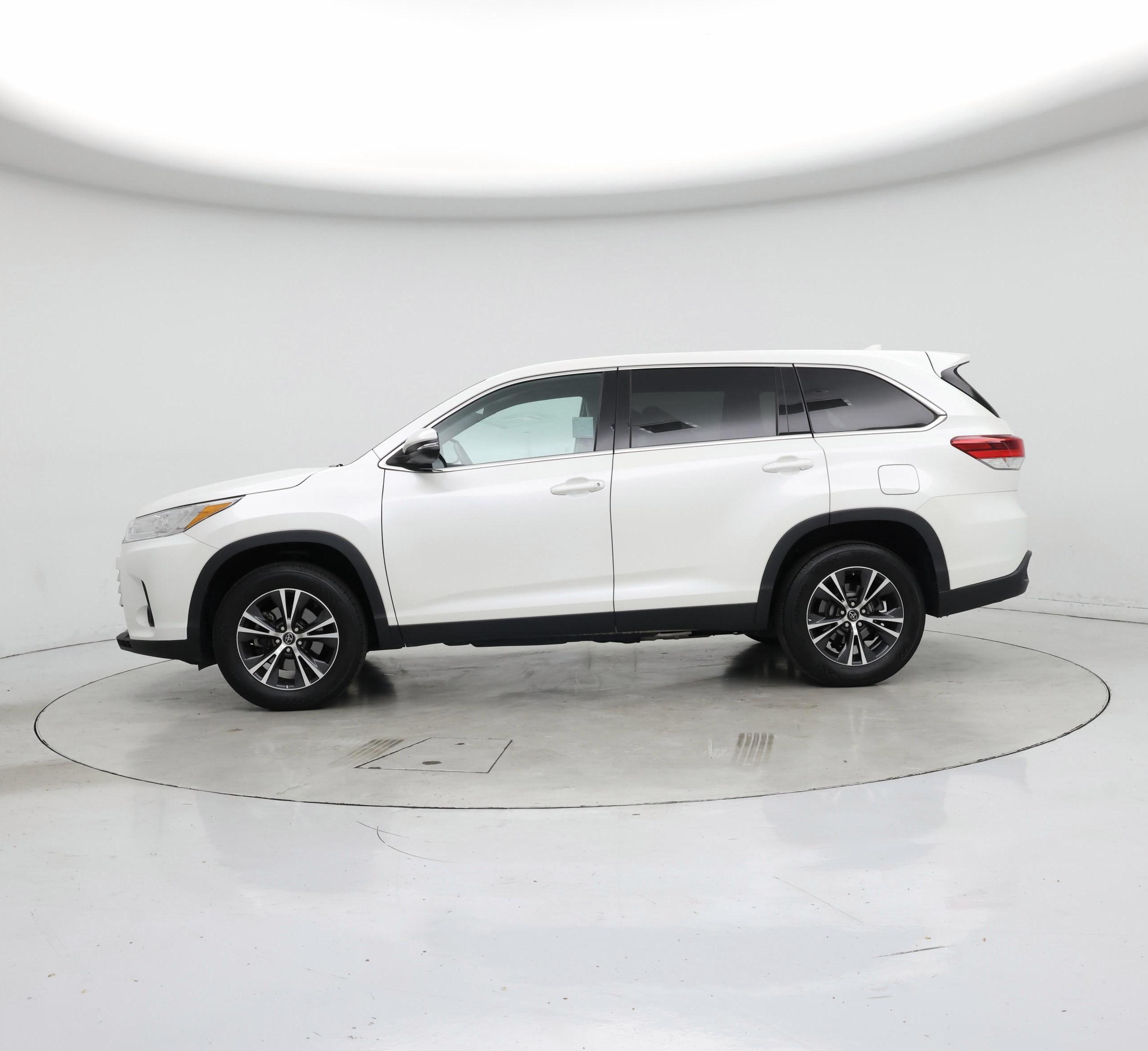 Thumbnail: 2019 Toyota Highlander - 3