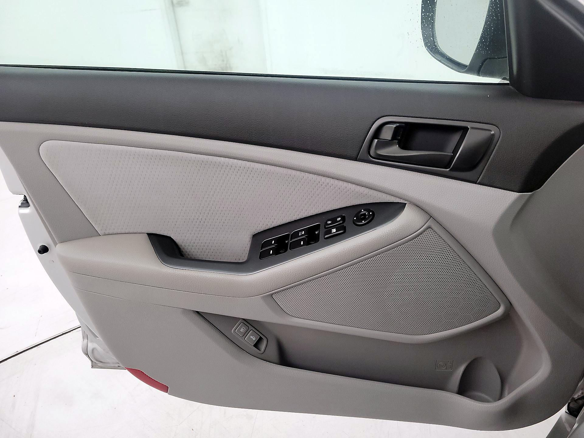 Thumbnail: 2014 Kia Optima - 12
