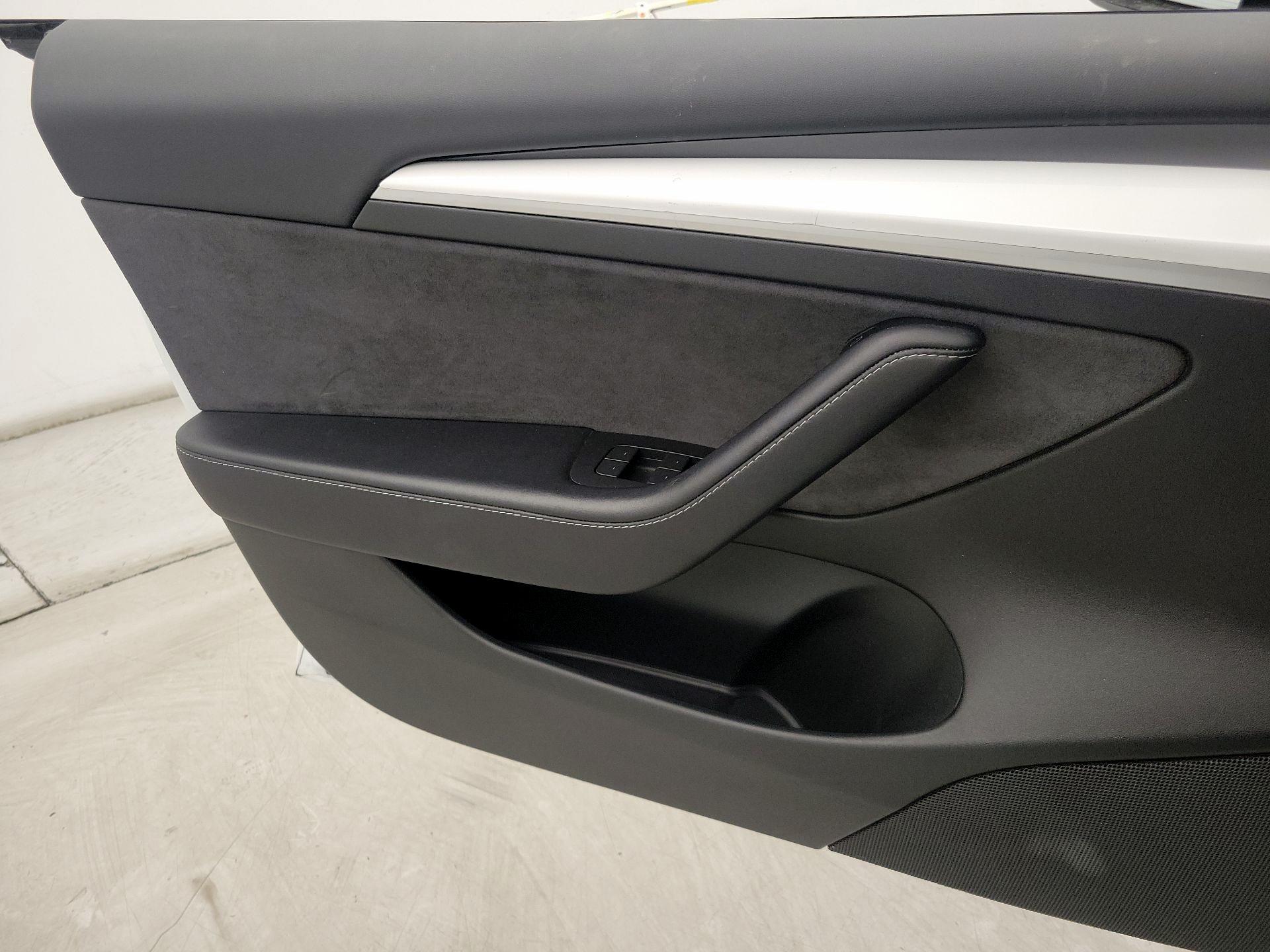 Thumbnail: 2023 Tesla Model 3 - 12