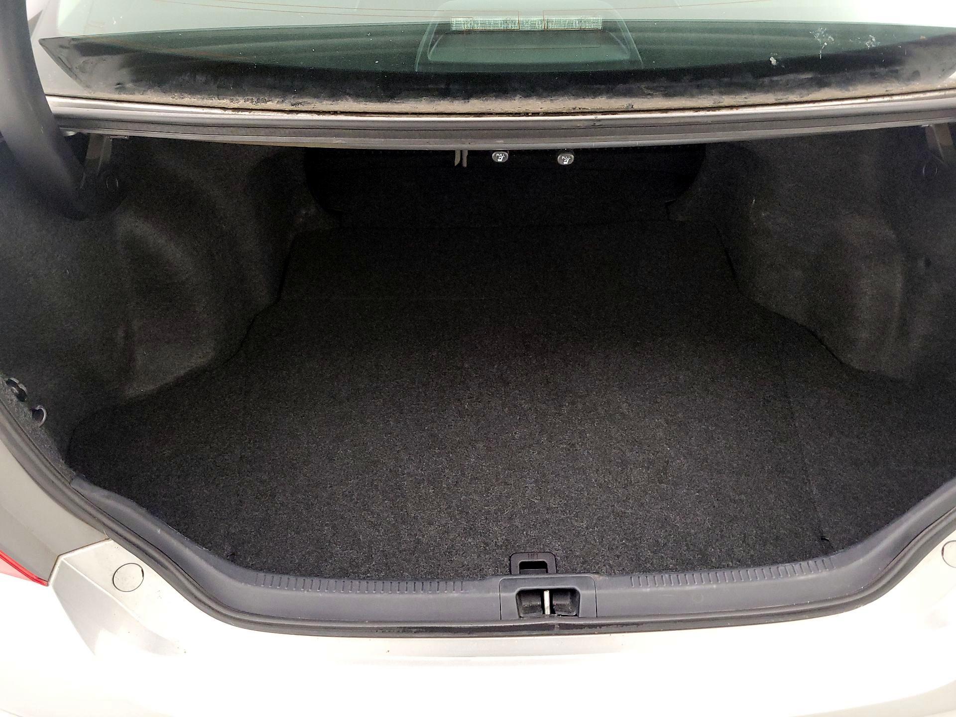 Thumbnail: 2015 Toyota Camry - 20