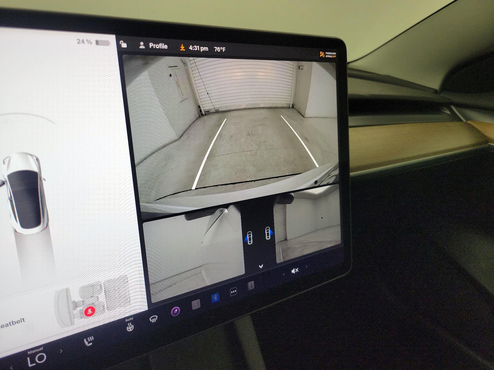 Thumbnail: 2022 Tesla Model 3 - 14