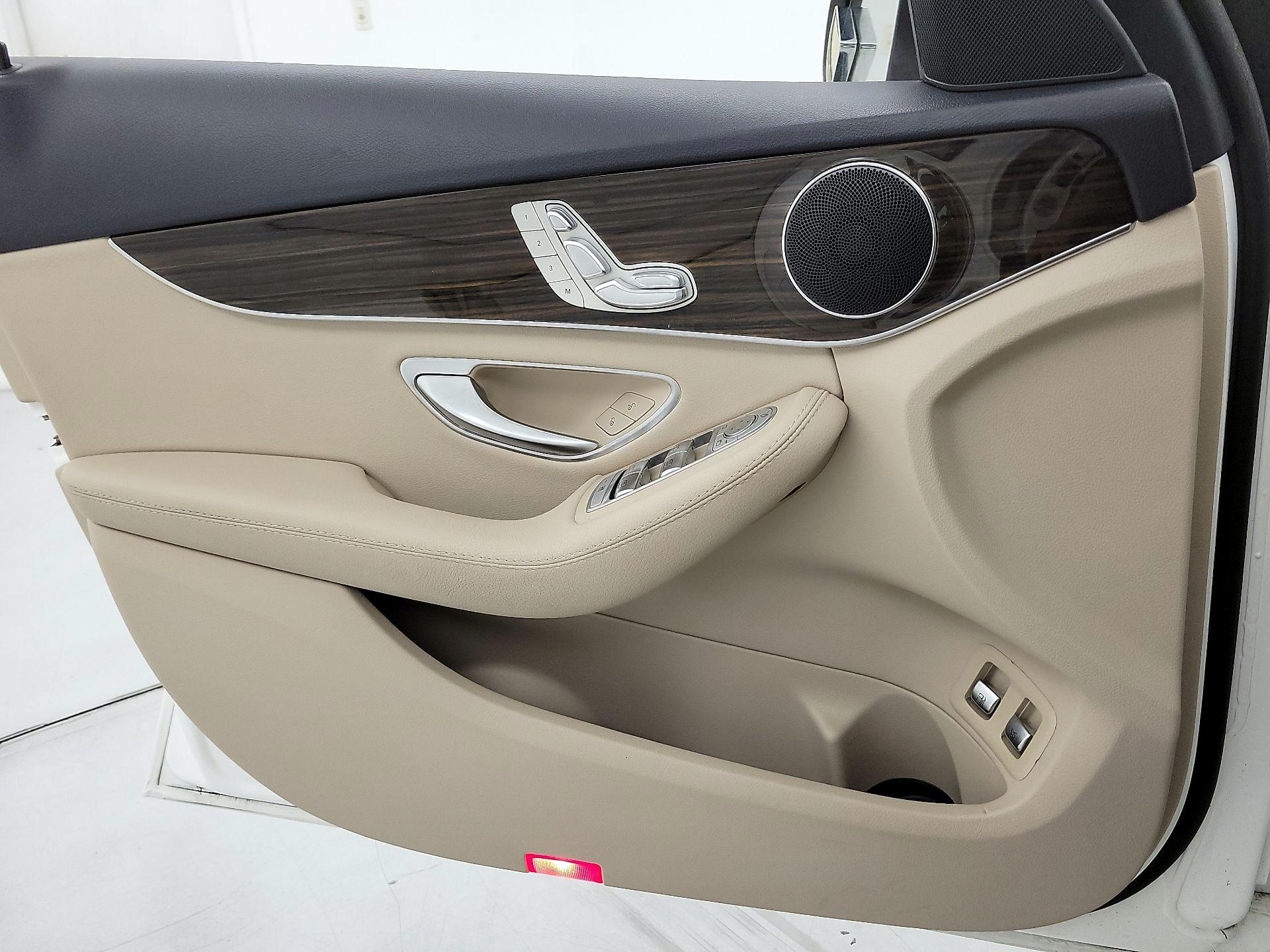 Thumbnail: 2018 Mercedes-Benz C-Class - 12
