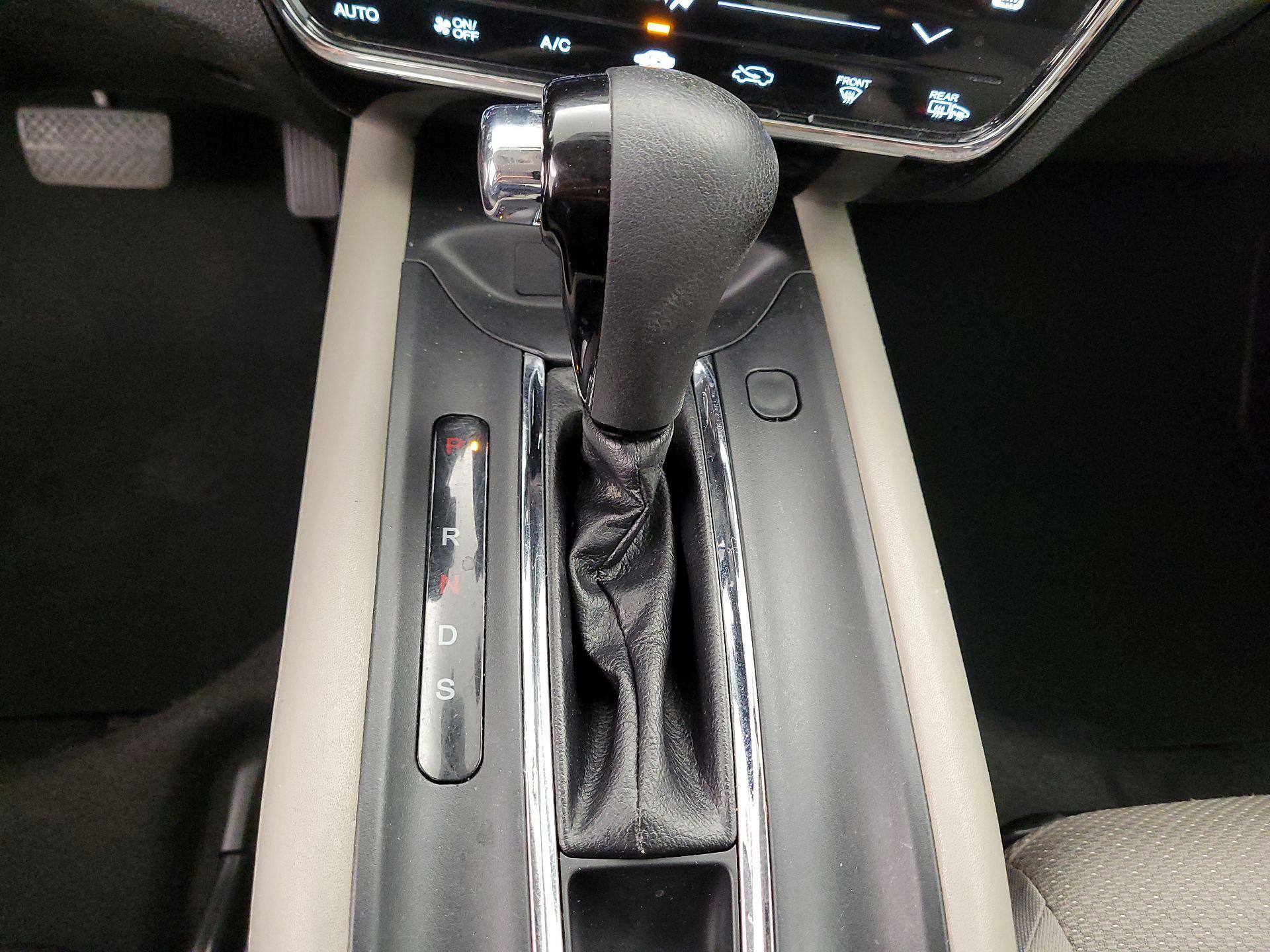 Thumbnail: 2017 Honda HR-V - 15