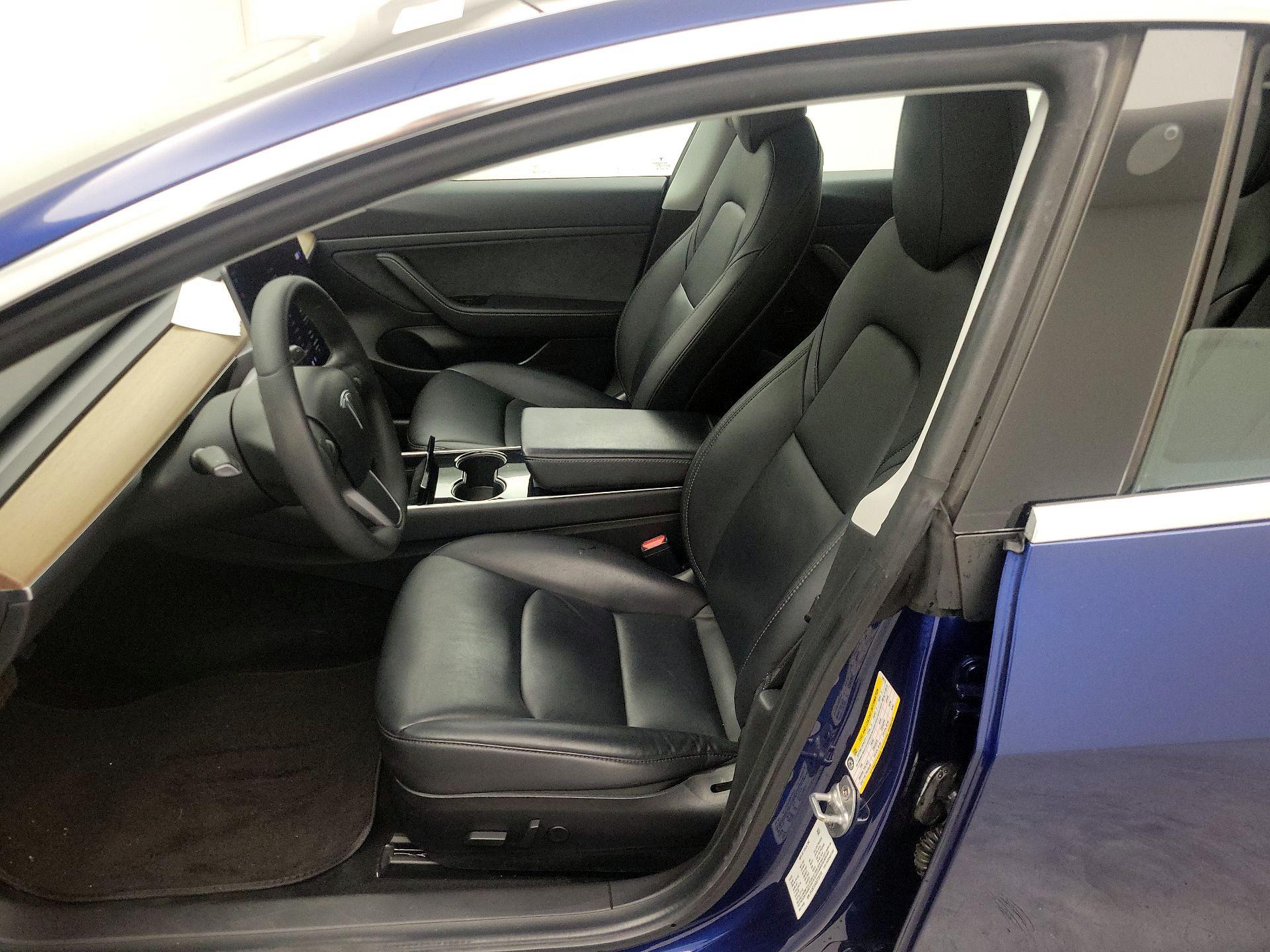 Thumbnail: 2020 Tesla Model 3 - 11