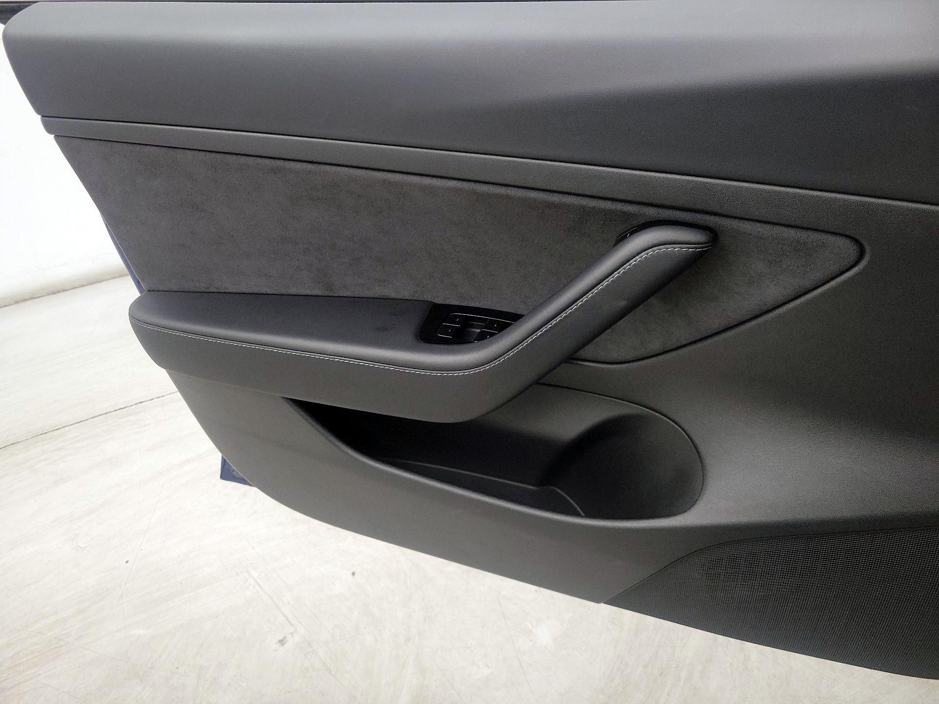 Thumbnail: 2020 Tesla Model 3 - 12