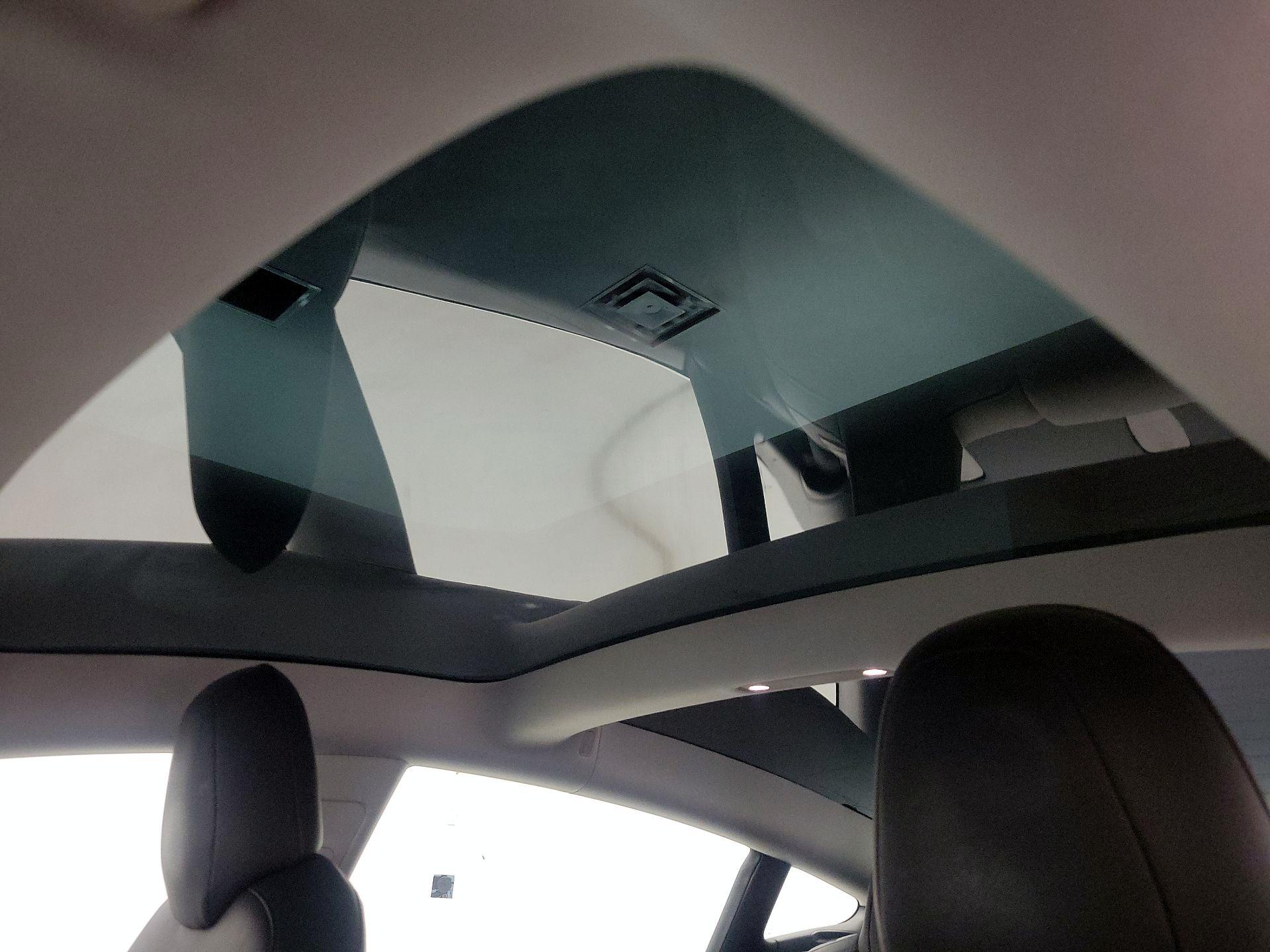 Thumbnail: 2020 Tesla Model 3 - 18