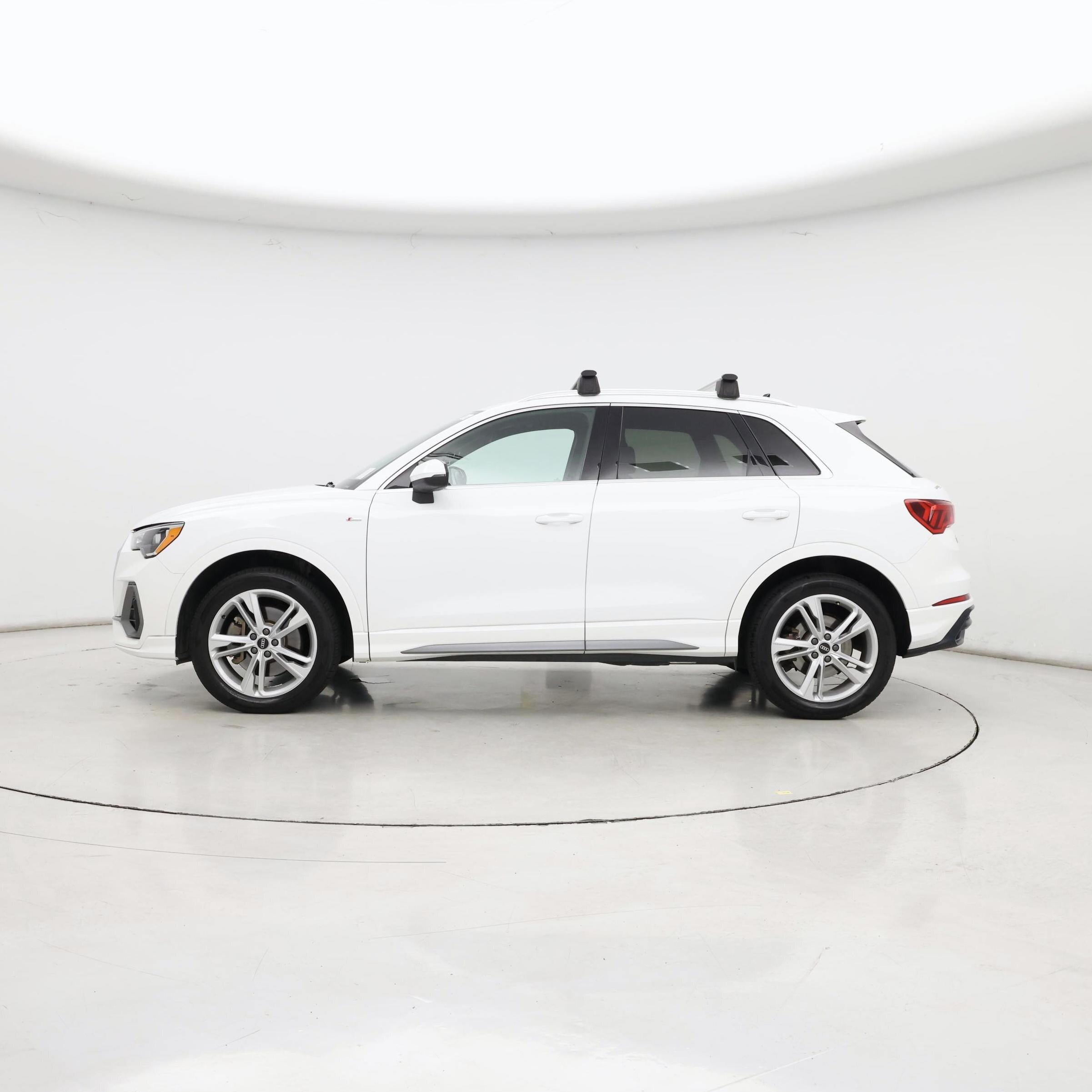 Thumbnail: 2021 Audi Q3 - 3