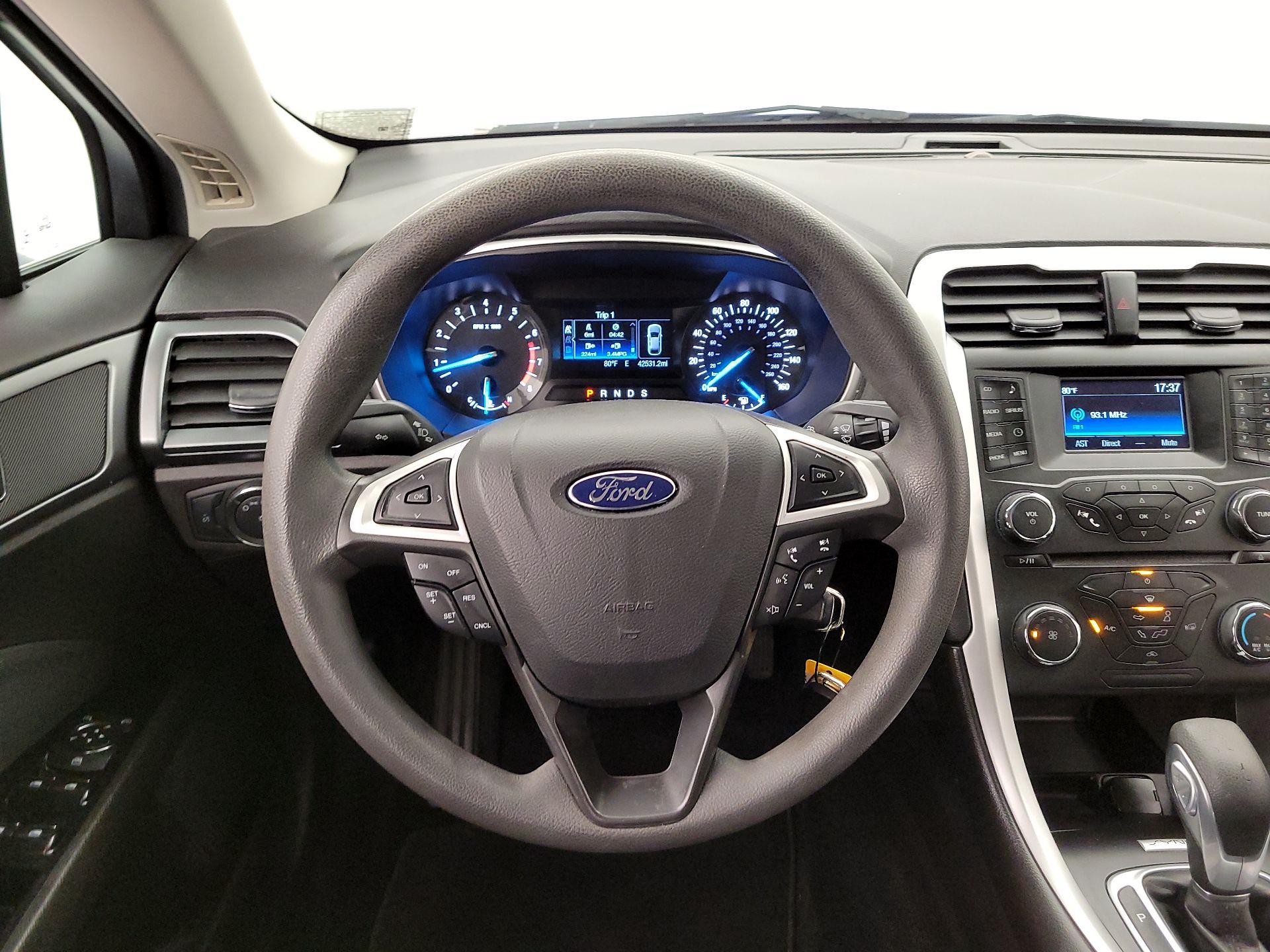 Thumbnail: 2015 Ford Fusion - 10