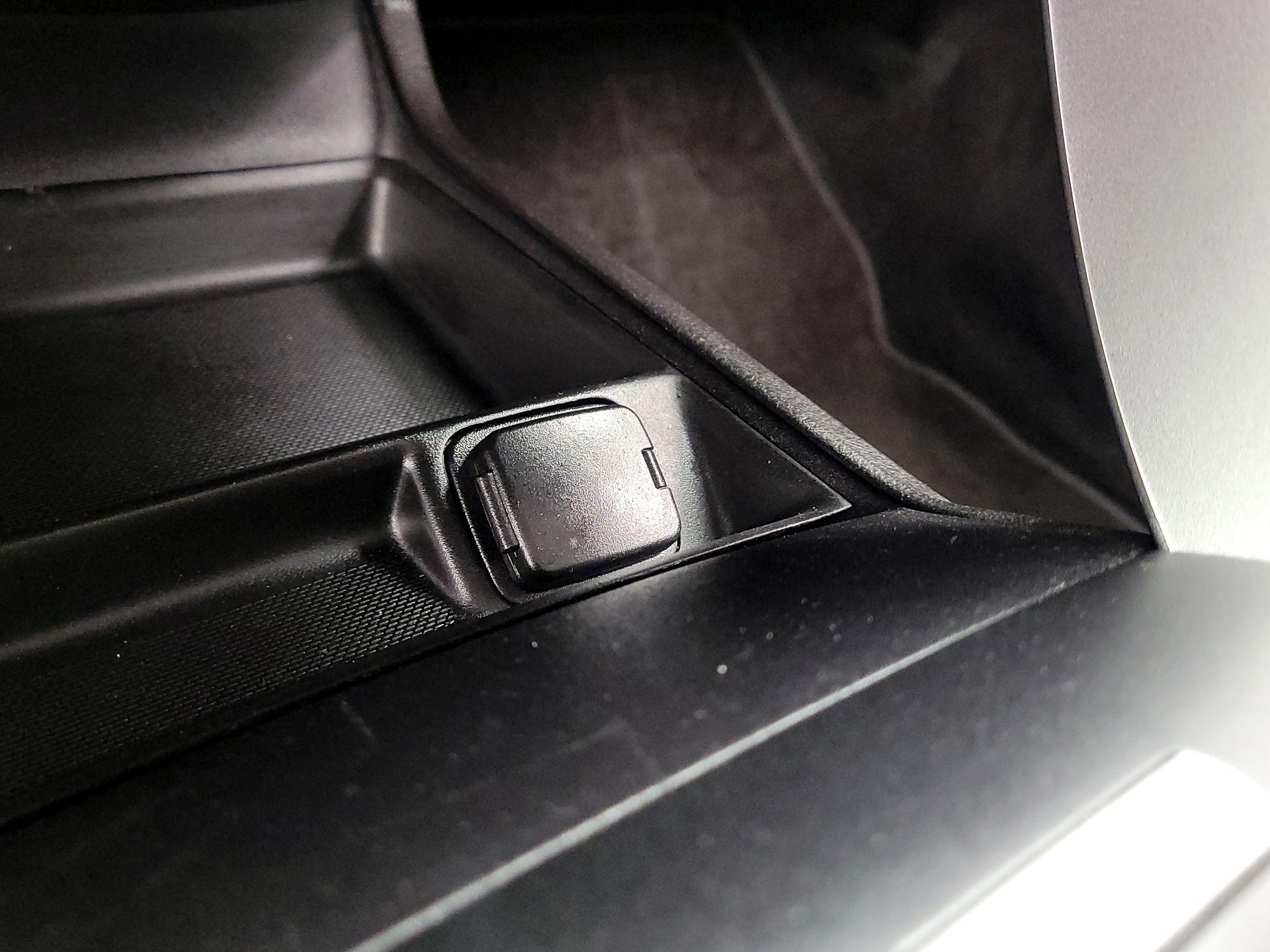 Thumbnail: 2015 Ford Fusion - 18