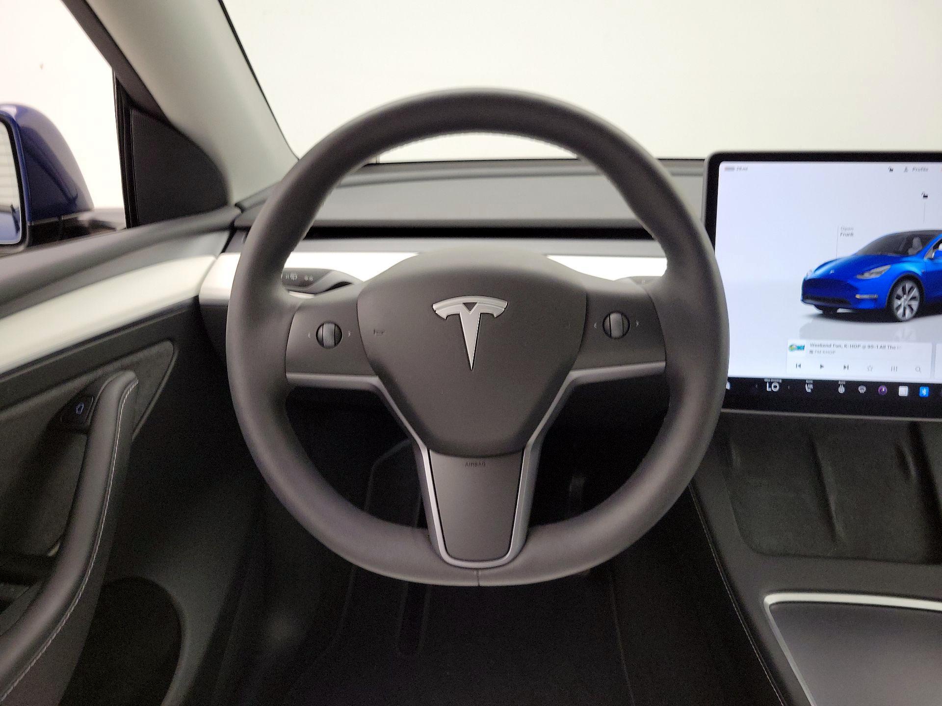 Thumbnail: 2023 Tesla Model Y - 10