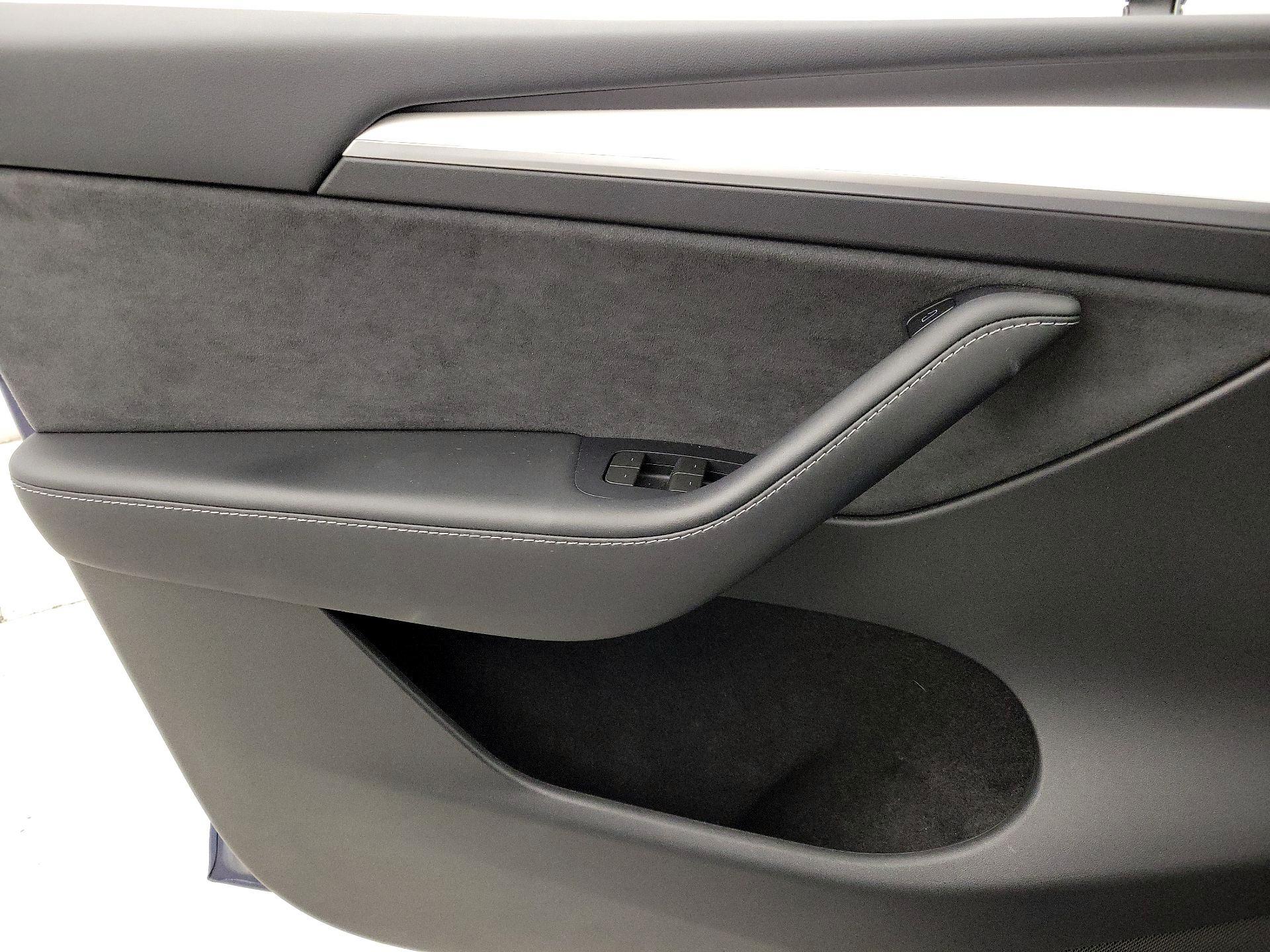 Thumbnail: 2023 Tesla Model Y - 12