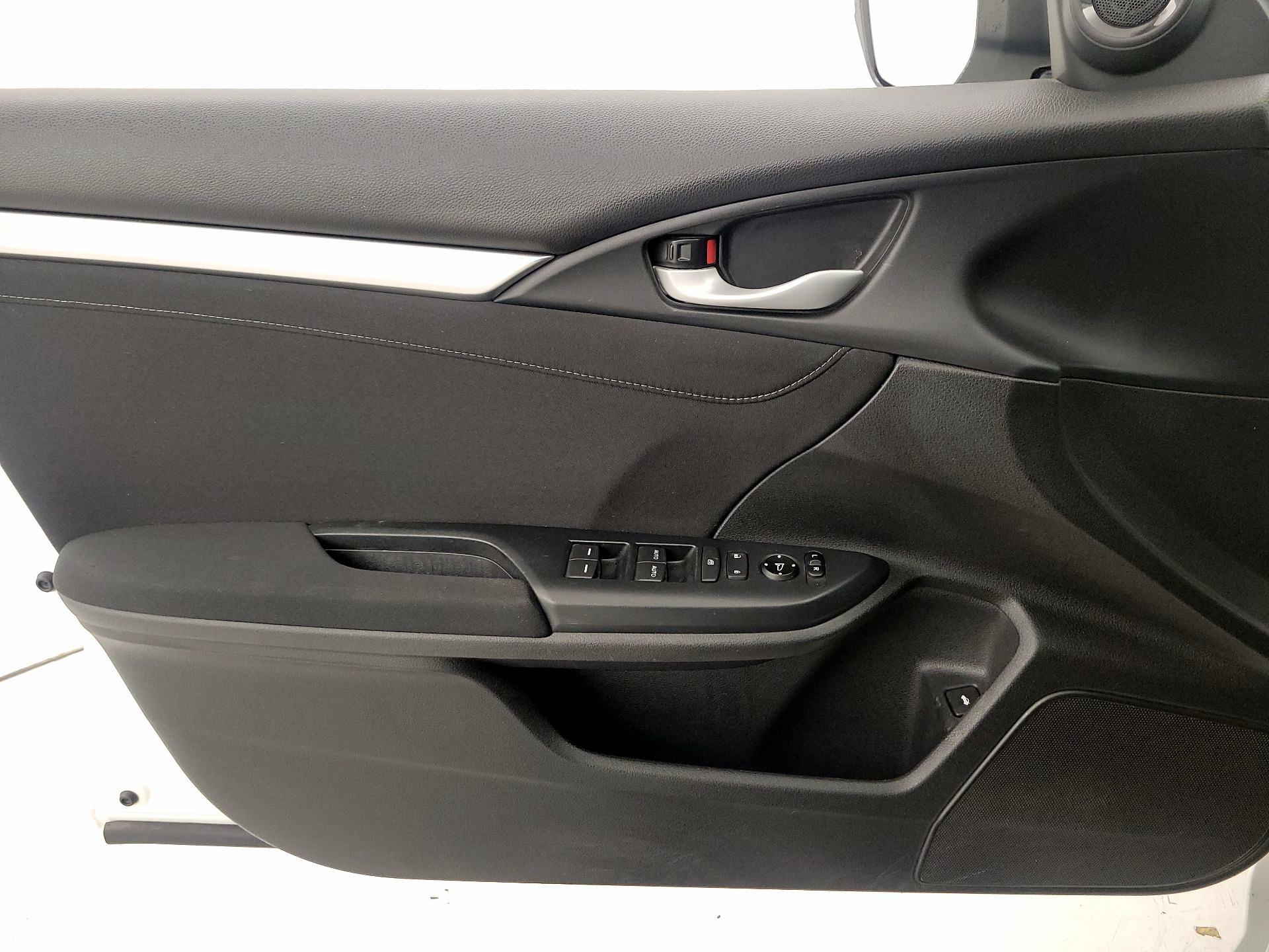Thumbnail: 2016 Honda Civic - 12