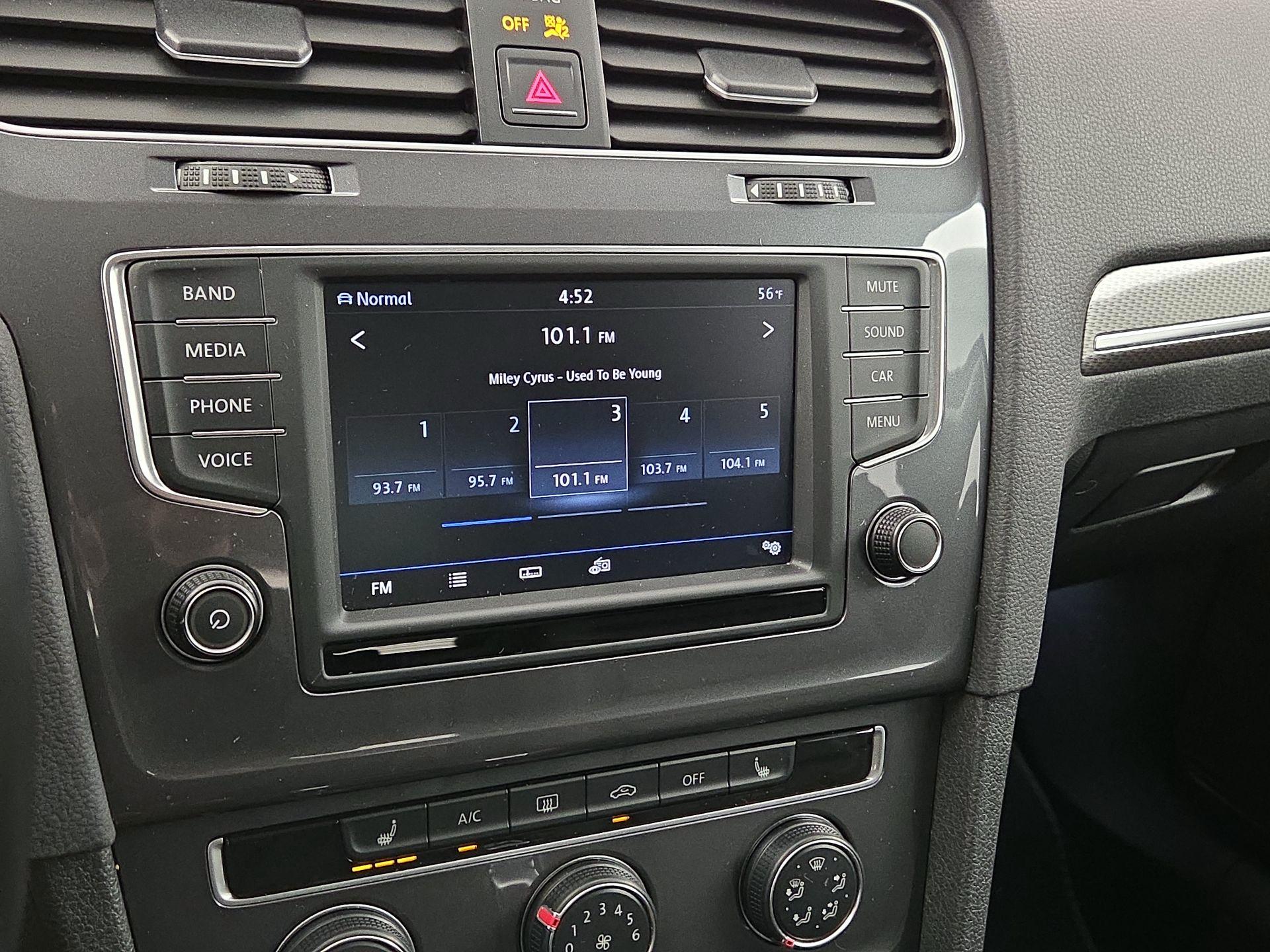 Thumbnail: 2017 Volkswagen Golf - 15