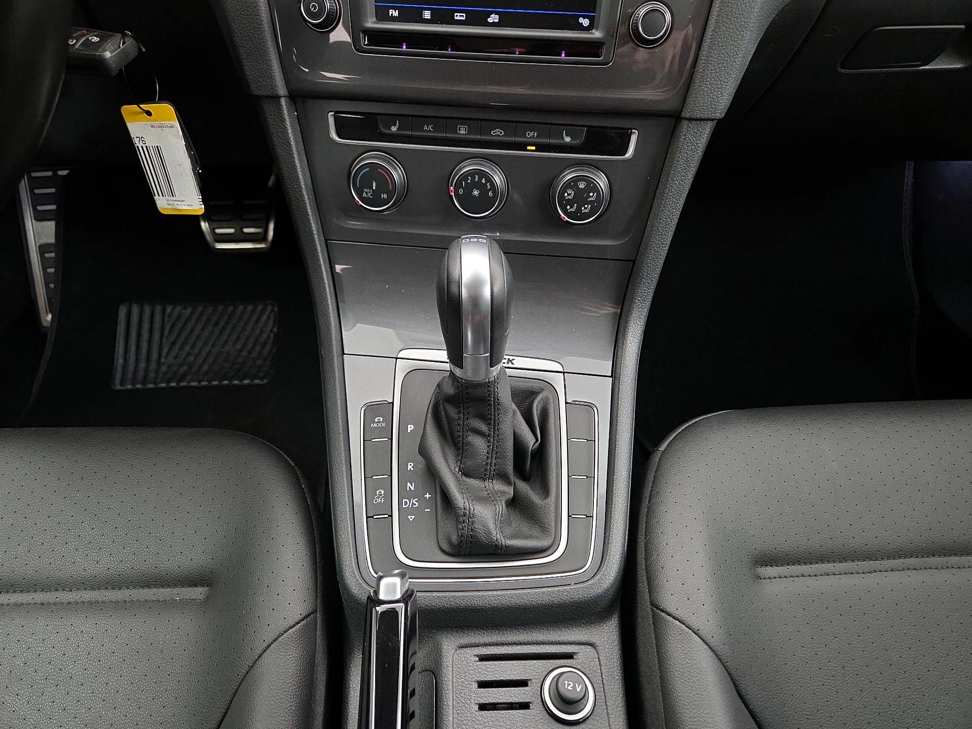 Thumbnail: 2017 Volkswagen Golf - 17