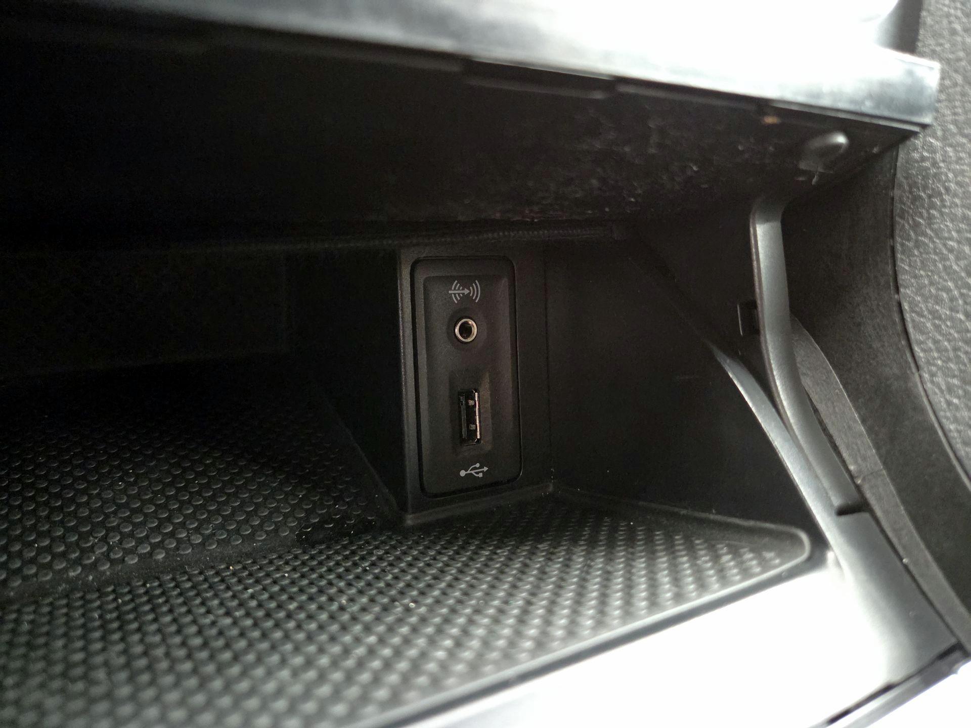 Thumbnail: 2017 Volkswagen Golf - 18