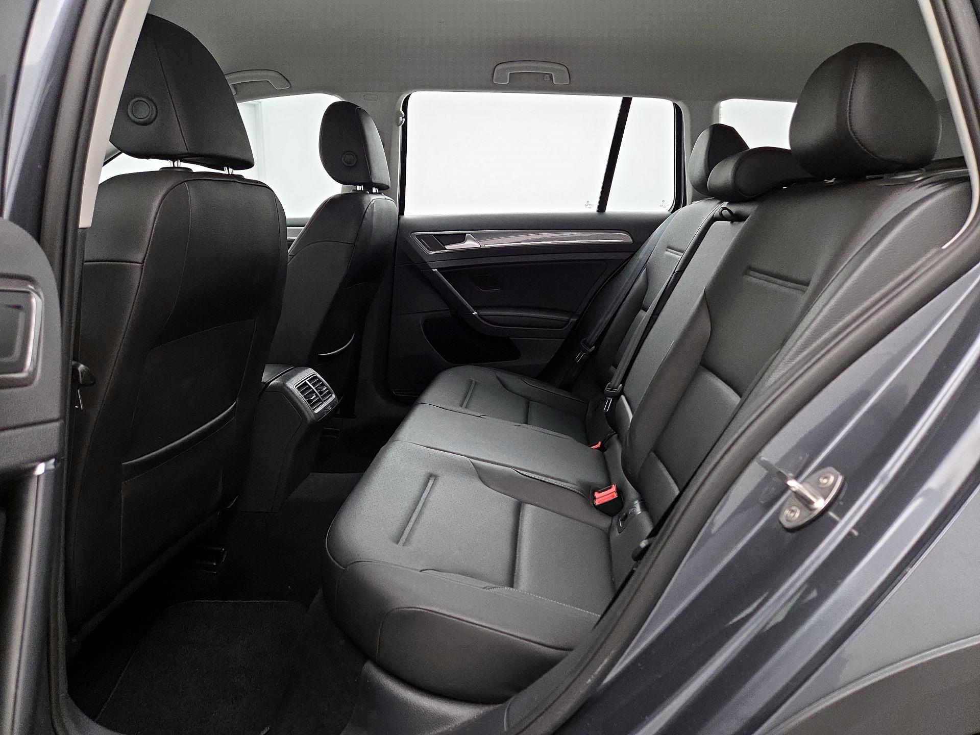 Thumbnail: 2017 Volkswagen Golf - 19